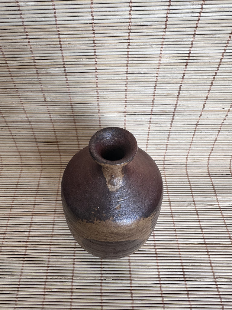 Japanese Bizen Ware Tokkuri Sake Bottle | Wood-Fired Yakishime | Hi-iro Fire Color | Wabi-Sabi | Small Sake Vessel
