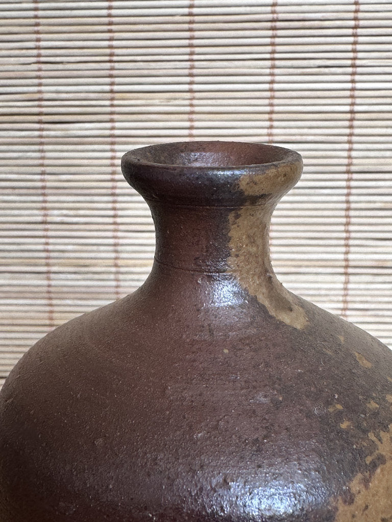 Japanese Bizen Ware Tokkuri Sake Bottle | Wood-Fired Yakishime | Hi-iro Fire Color | Wabi-Sabi | Small Sake Vessel