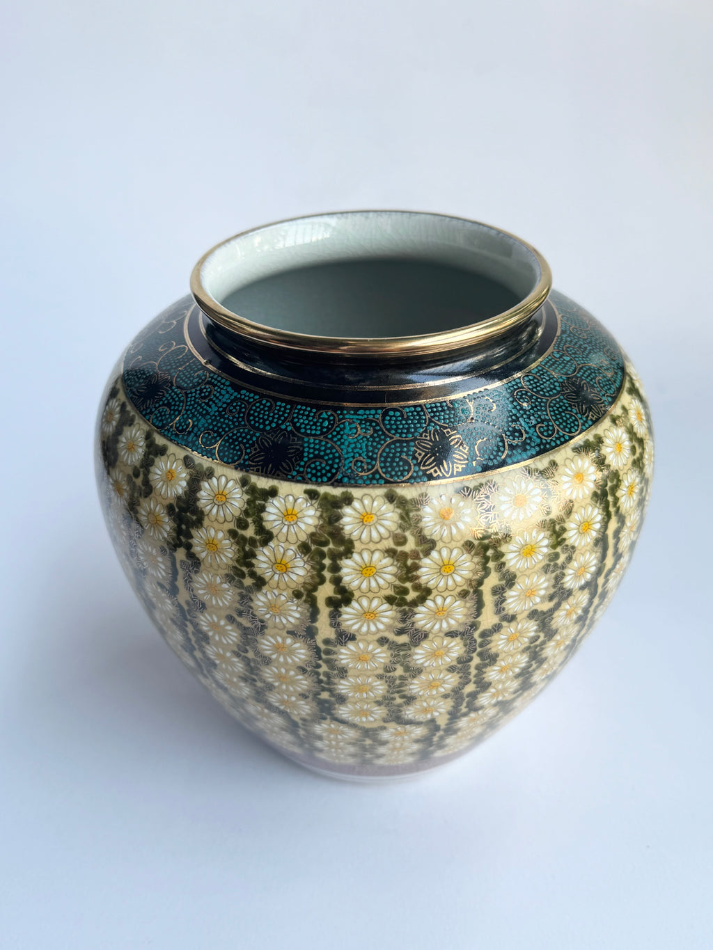 Vintage Kutani Vase with Imperial Chrysanthemum Motif . Hand-Painted Japanese Ceramic Art