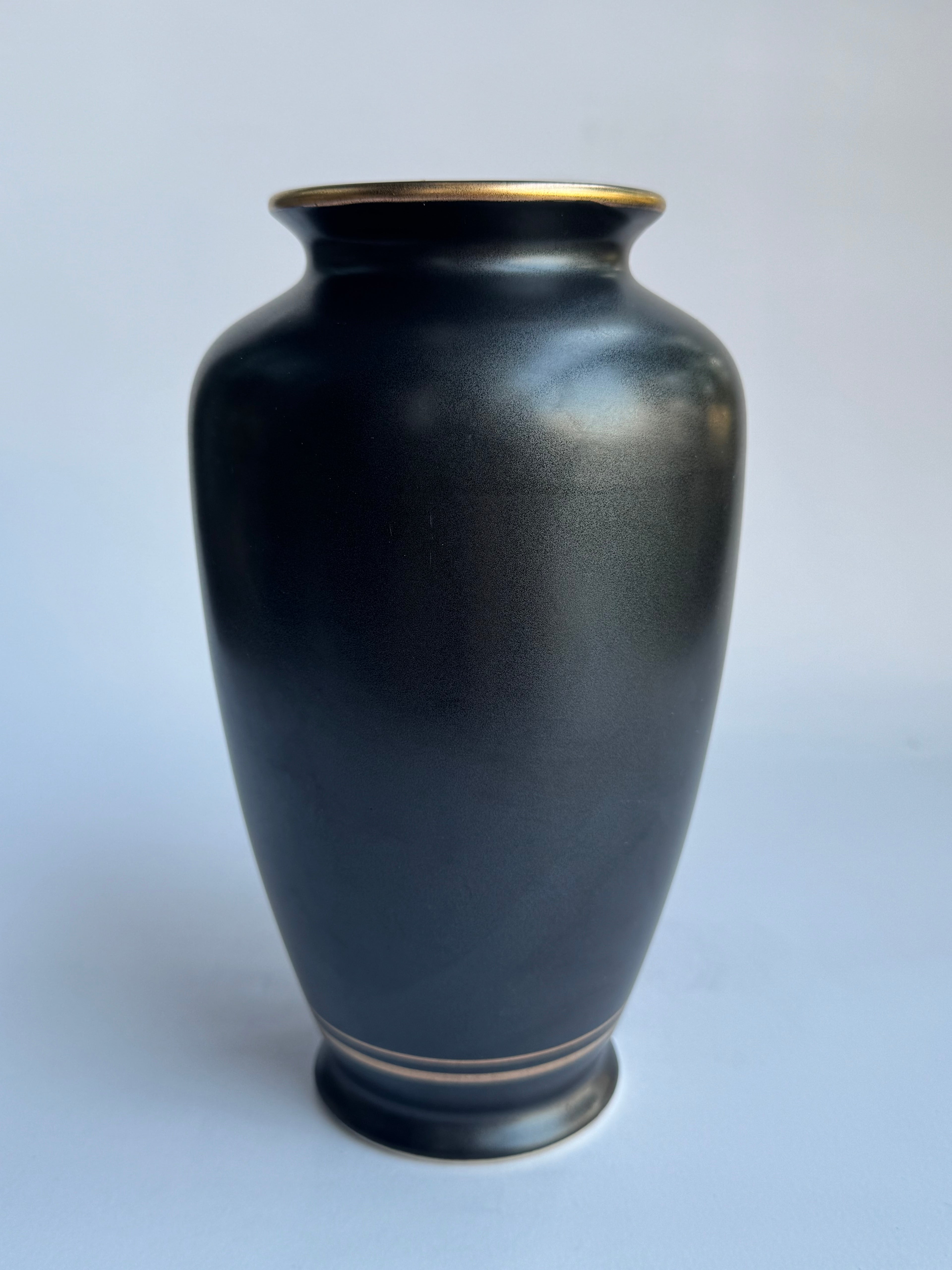 Vintage Kutani Vase . Charcoal Glaze with Gold Iris Flowers – Japanese Hand-Painted Art Pottery