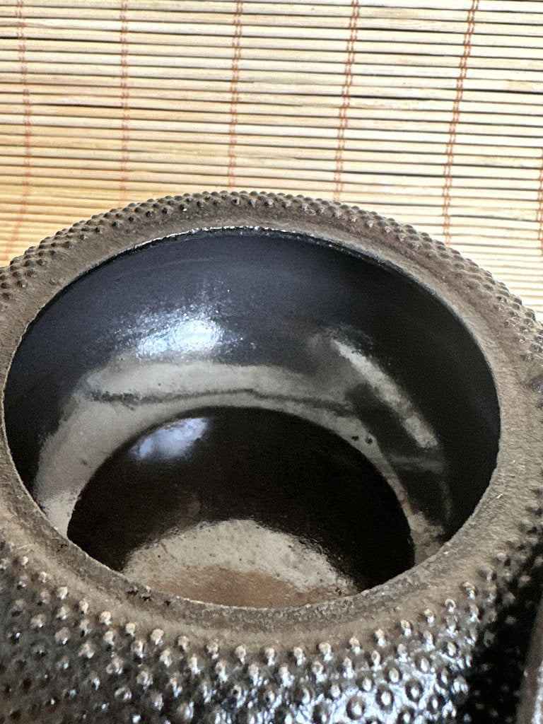 Vintage Japanese Cast Iron Tetsubin — Arare Pattern, 250ml