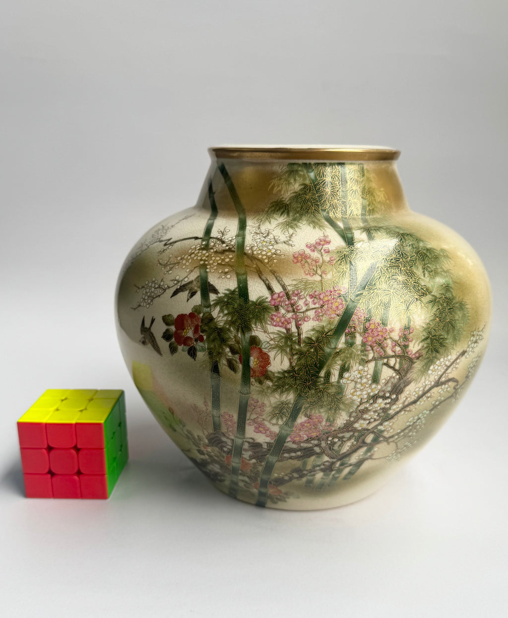 Kutani Gold Glaze Vase with Bamboo and Floral Motifs - Hand-Painted Japanese Art