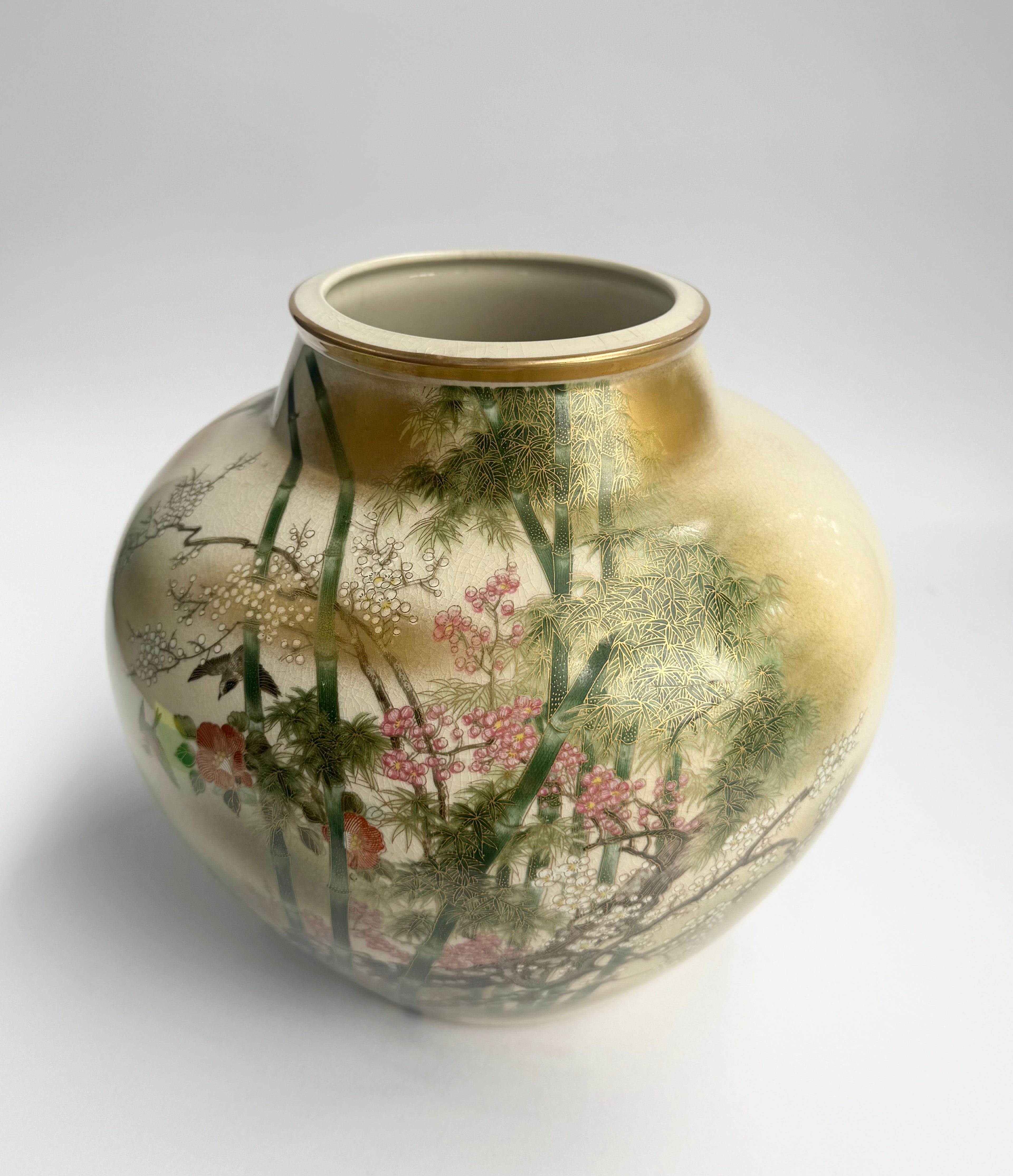 Kutani Gold Glaze Vase with Bamboo and Floral Motifs - Hand-Painted Japanese Art