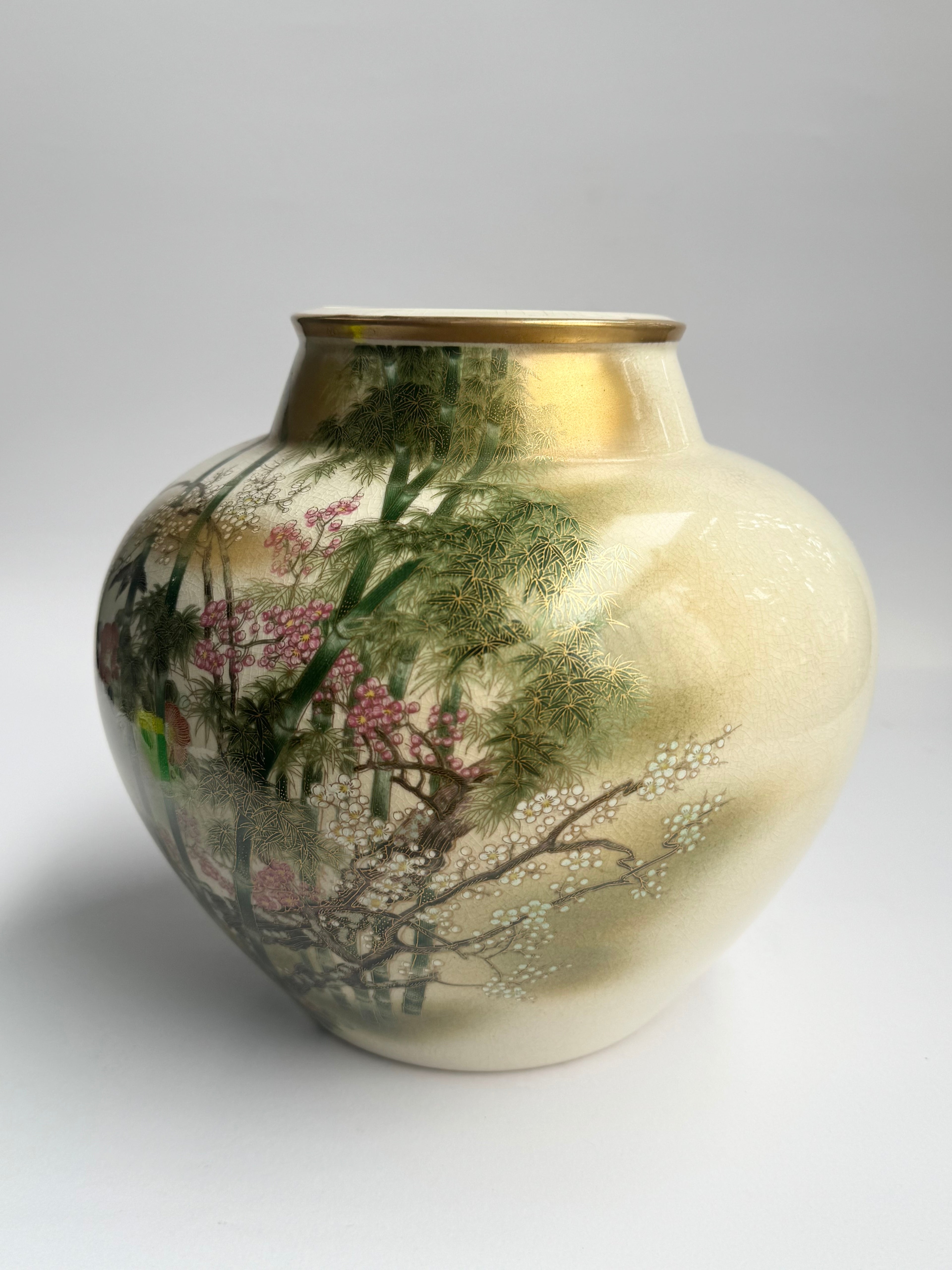 Kutani Gold Glaze Vase with Bamboo and Floral Motifs - Hand-Painted Japanese Art