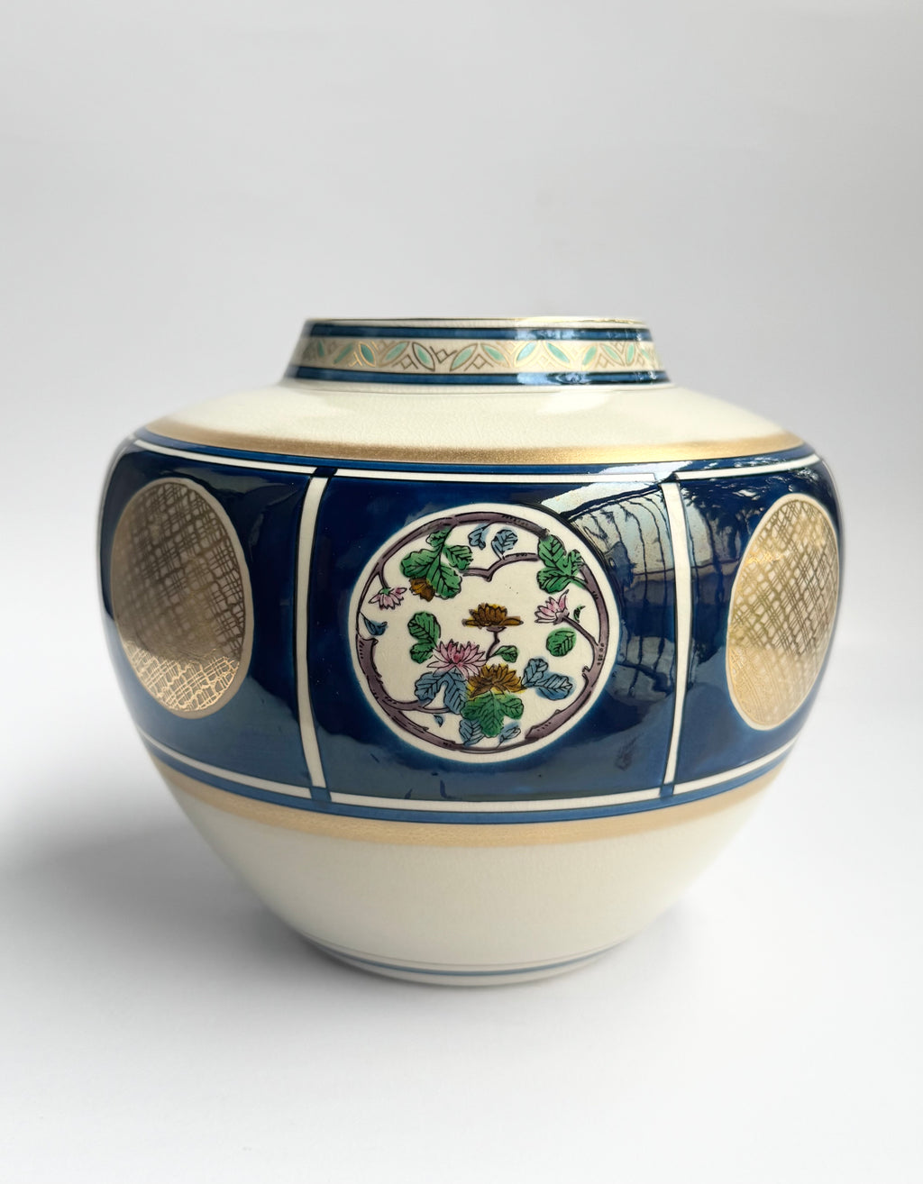 Kutani Porcelain Vase with Chrysanthemum & Dragon Motifs , Hand-Painted Japanese Art