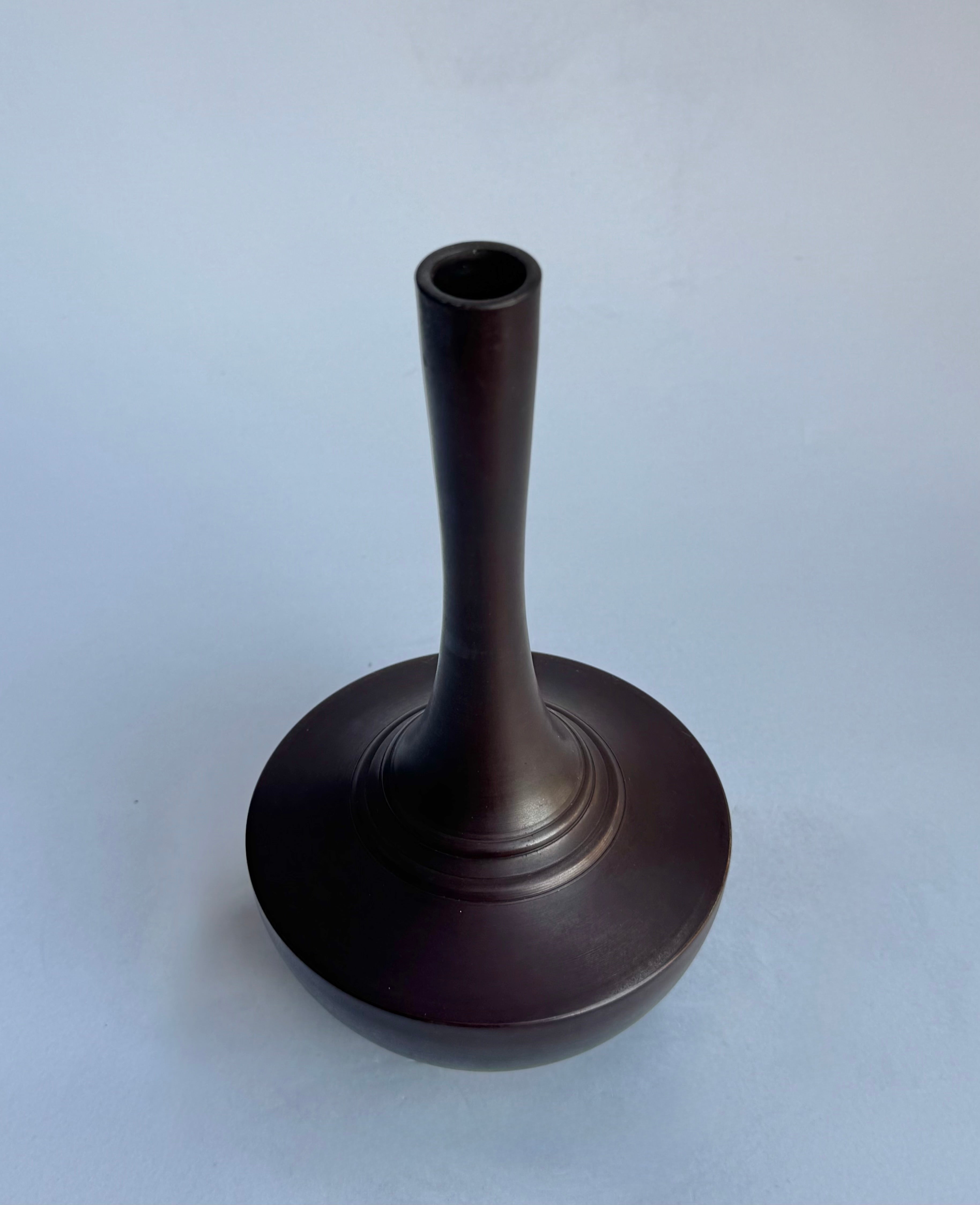 Japanese Vintage Bronze Vase – Classic Long-Neck Form, Brown Patina Finish