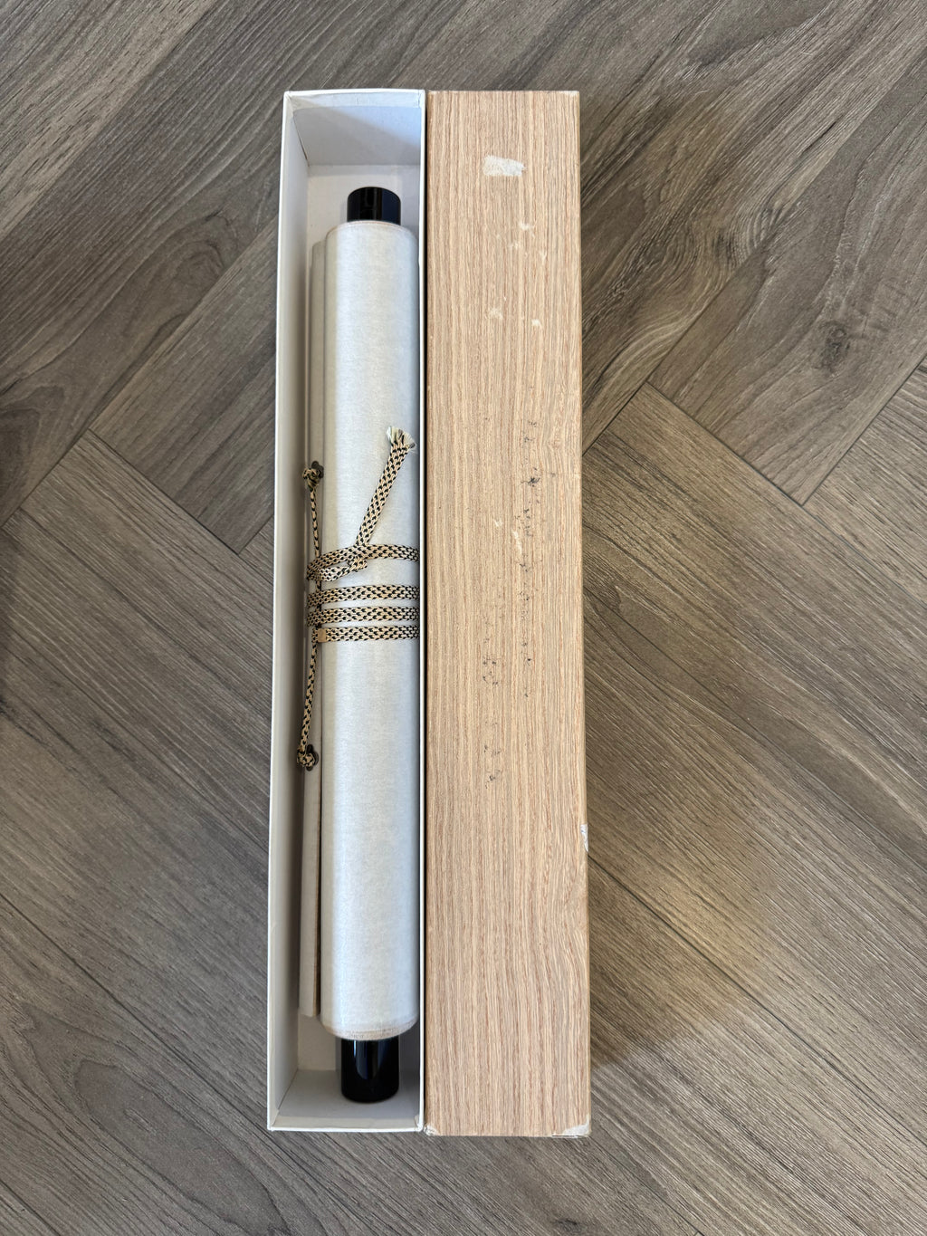 Japanese Kakemono • Carefree & Serene Character Scroll - Traditional Calm & Mindfulness Art