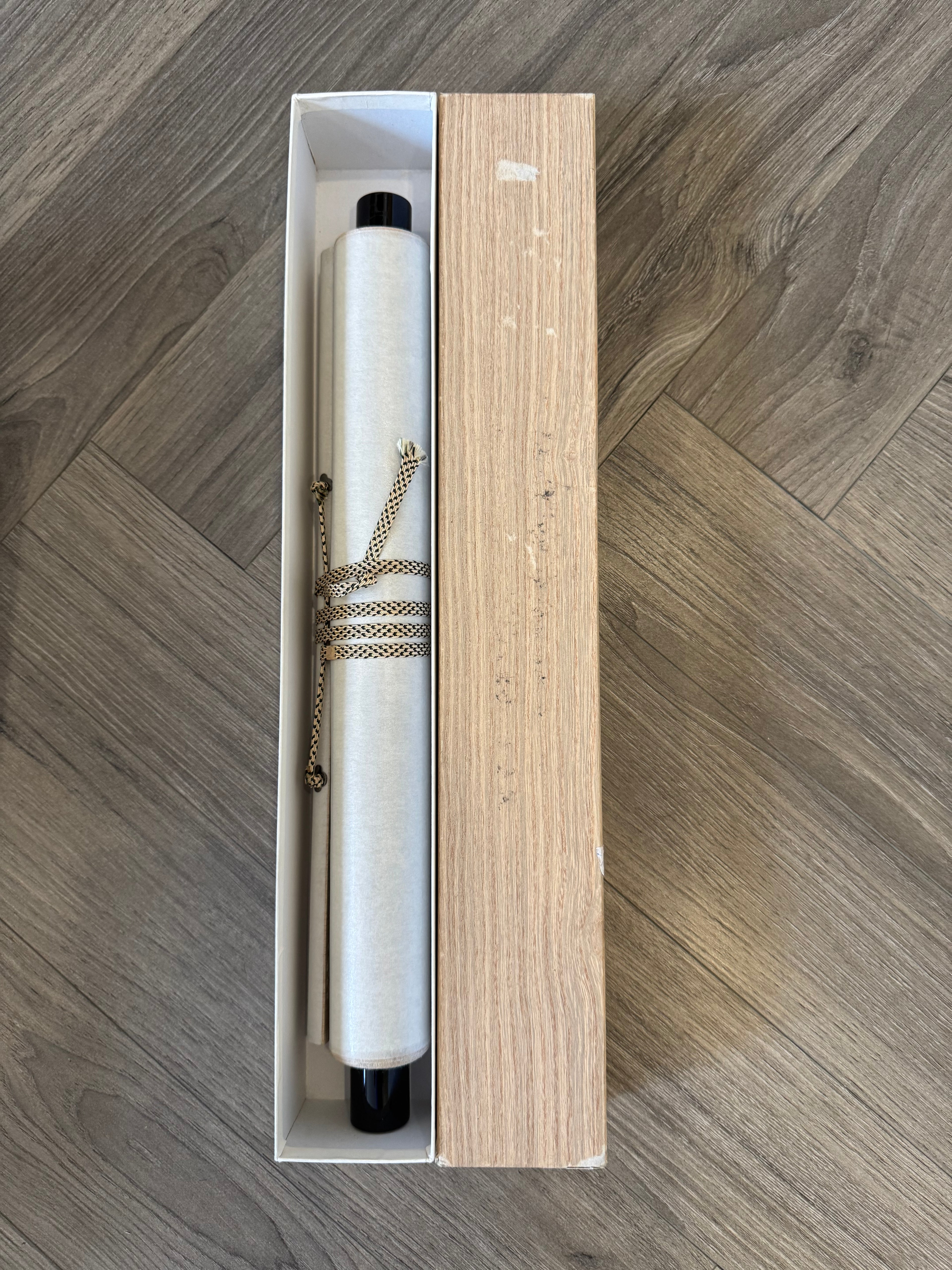 Japanese Kakemono • Carefree & Serene Character Scroll - Traditional Calm & Mindfulness Art