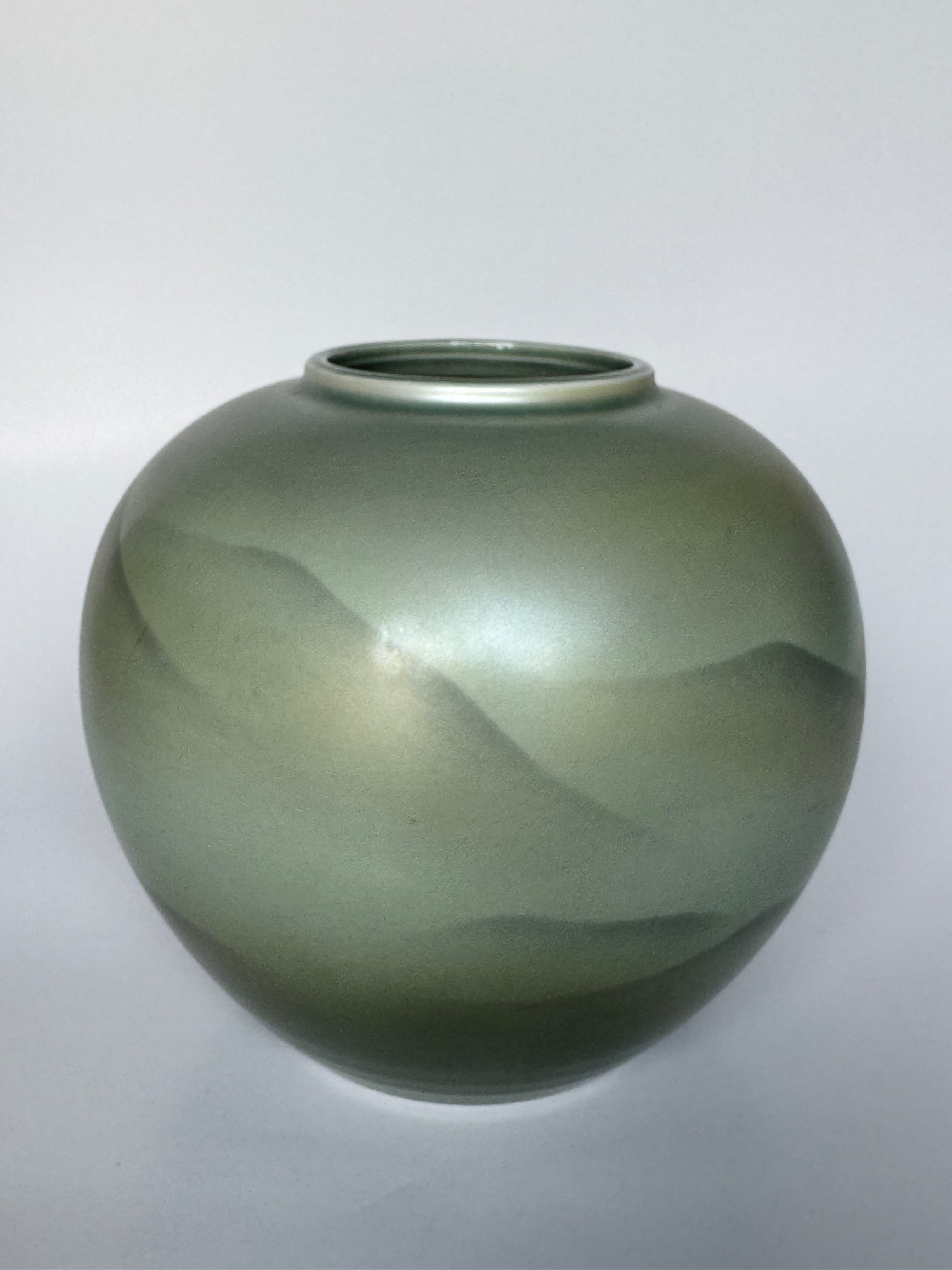 Kutani Mountain Landscape Vase – Hand-Painted Gray Glaze Japanese Porcelain Art