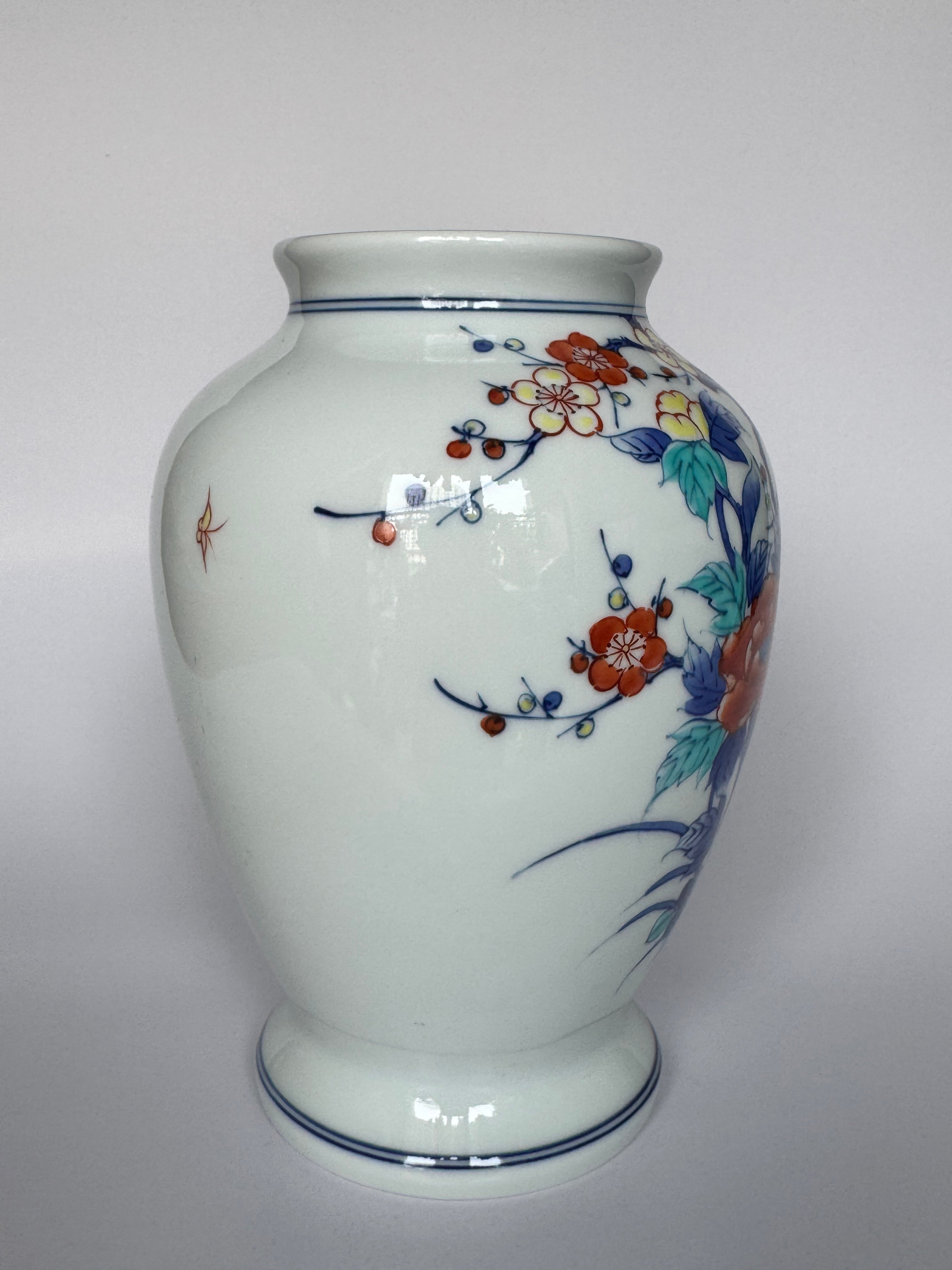 Arita Japanese Porcelain Vase – Hand-Painted Red & Blue Floral Design on White Glaze