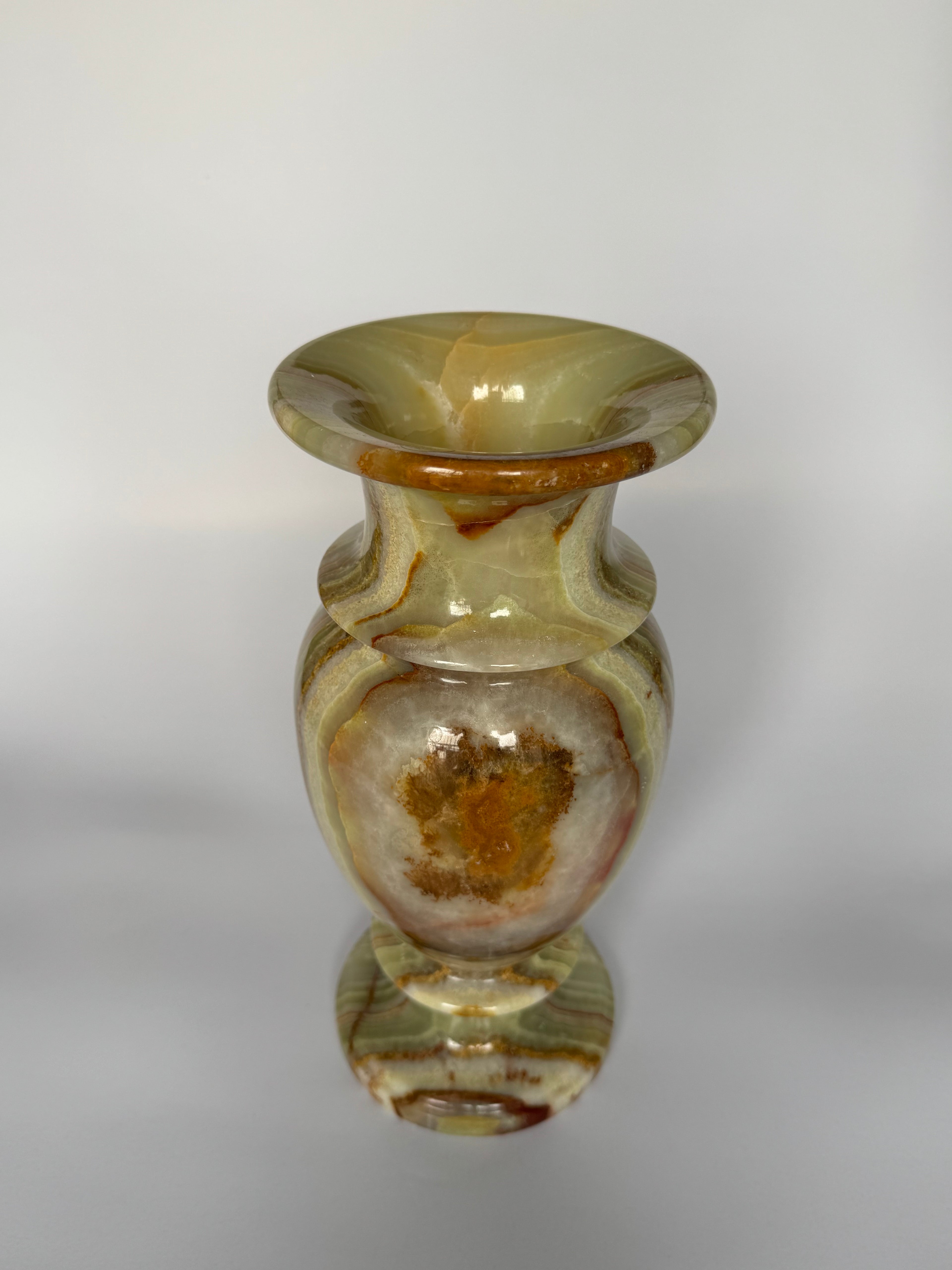 Natural Onyx Stone Vase – Hand-Carved Pakistani Onyx with Unique Marble-Like Veins