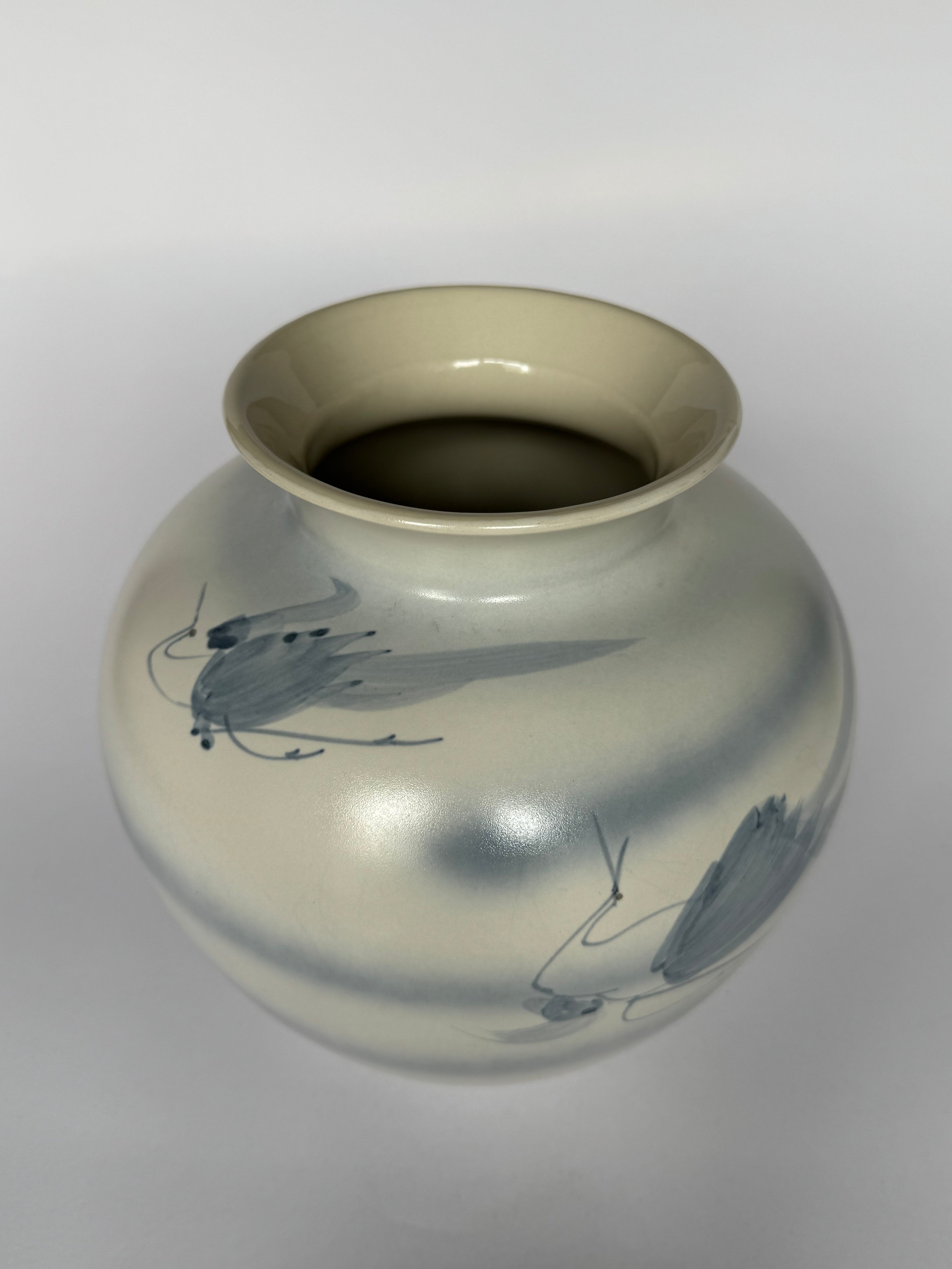 Minimalist White Ceramic Vase – Hand-Painted Gray Floral Design