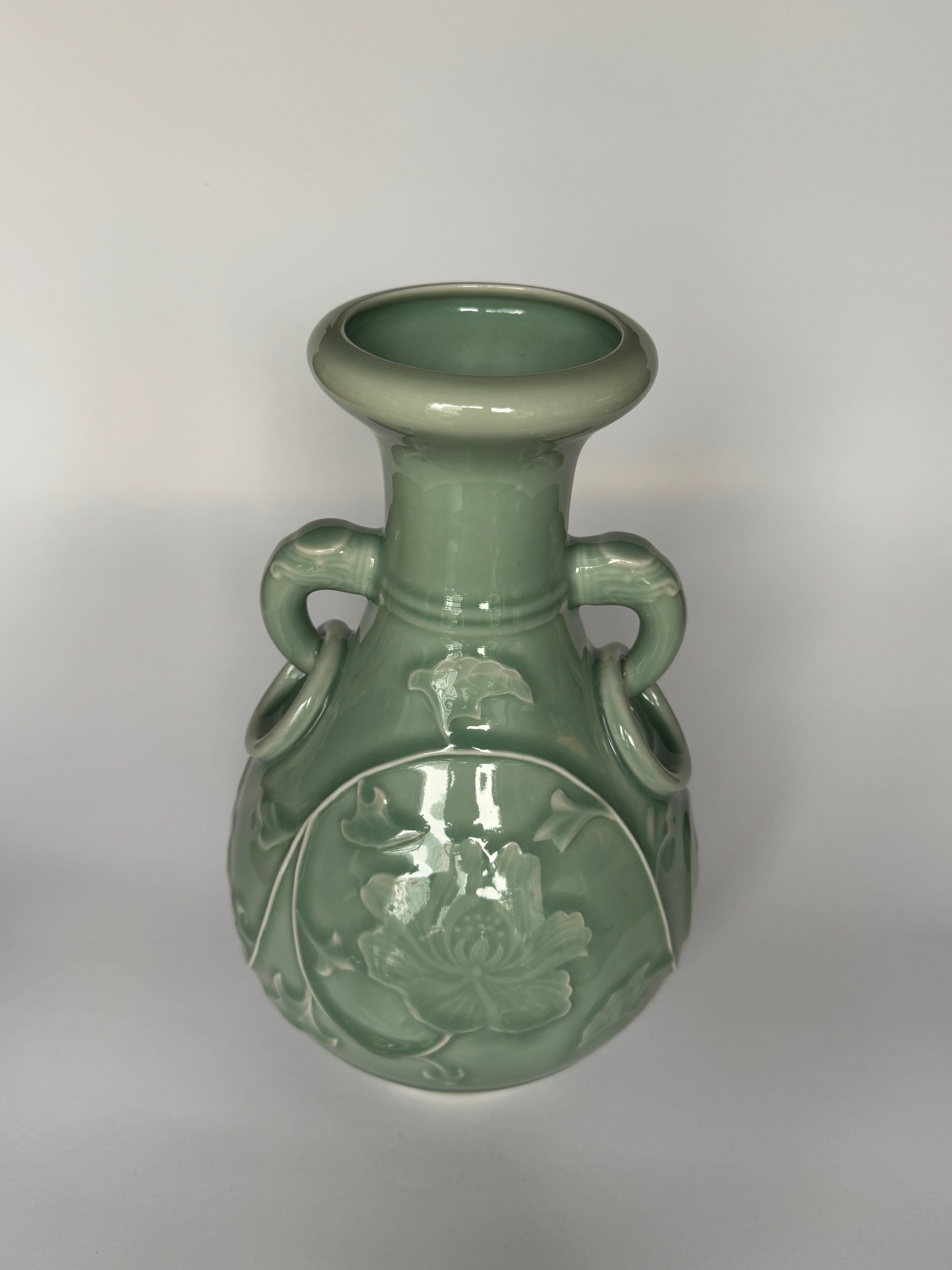 Vintage Celadon Green Vase – Traditional Handcrafted Pottery with Classic Asian Design