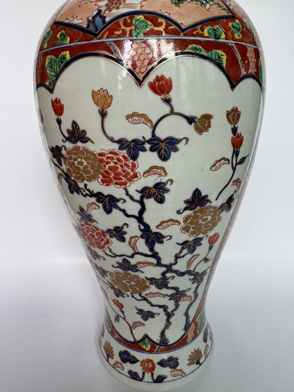 Exquisite Arita Imari Temple Jar - Vintage Japanese Porcelain Vase with Rich Red & Gold Enamel