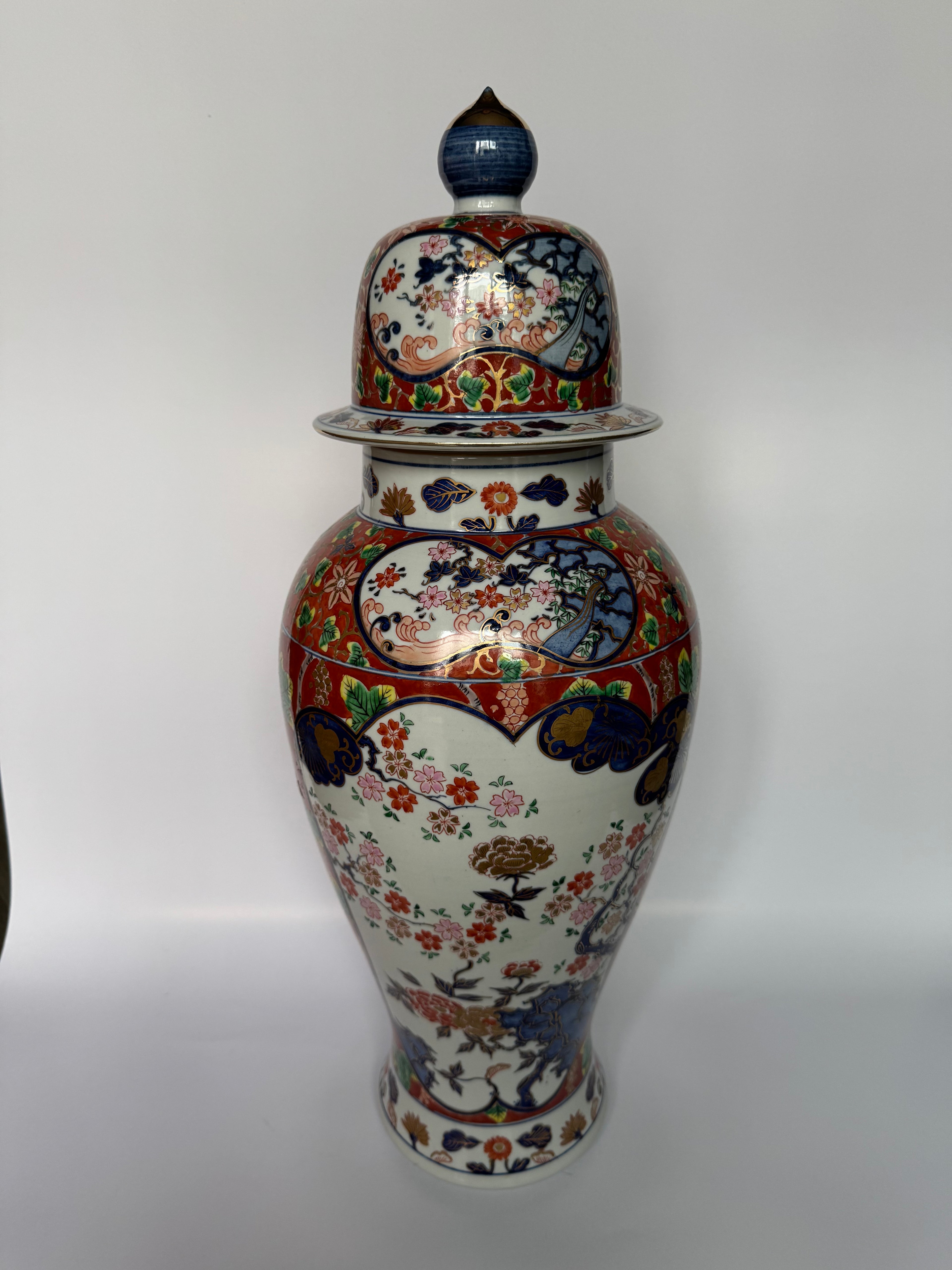 Exquisite Arita Imari Temple Jar - Vintage Japanese Porcelain Vase with Rich Red & Gold Enamel