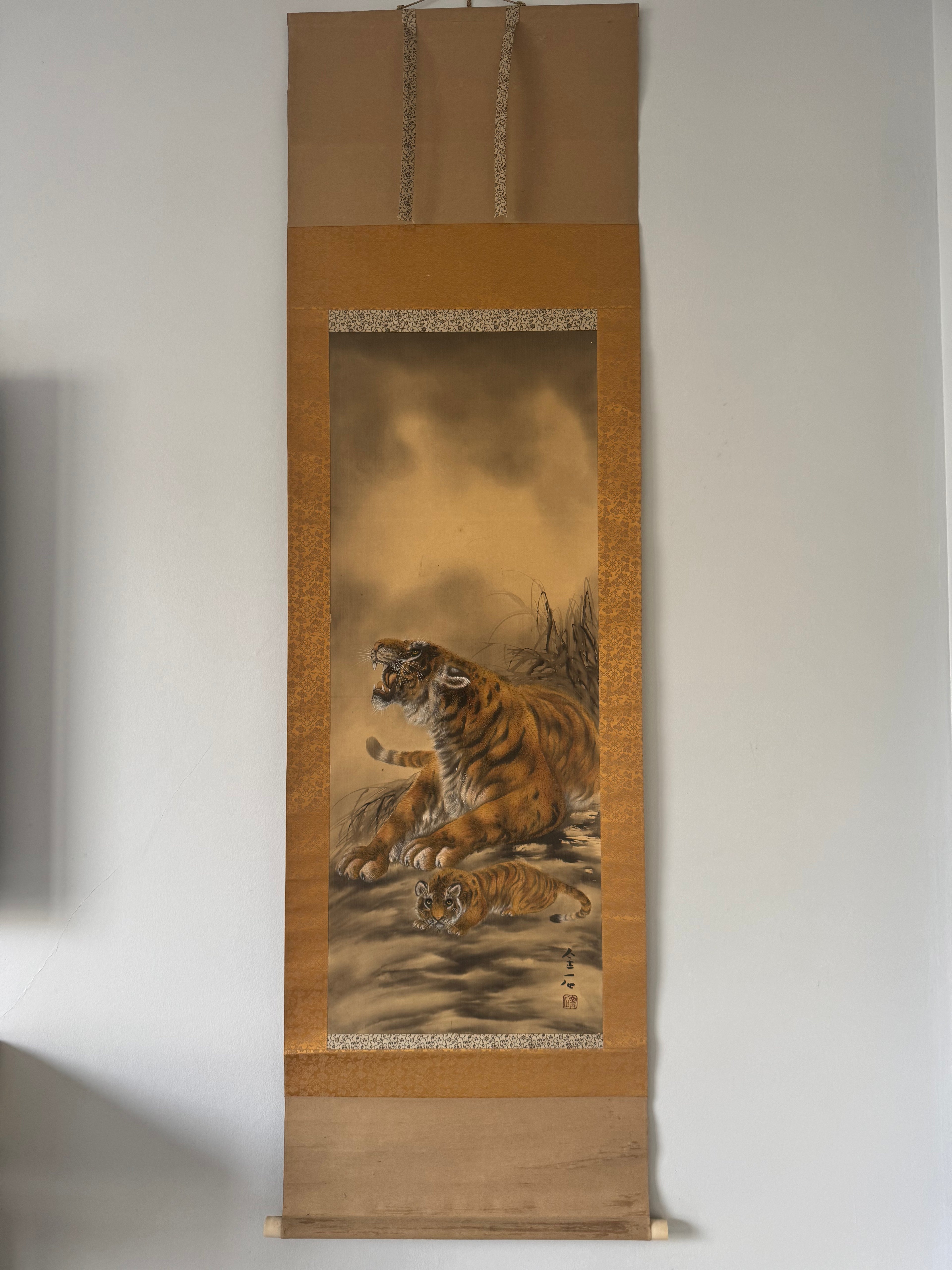 Japanese Tiger Kakemono Print – Symbolic Mother and Child Hanging Scroll Art