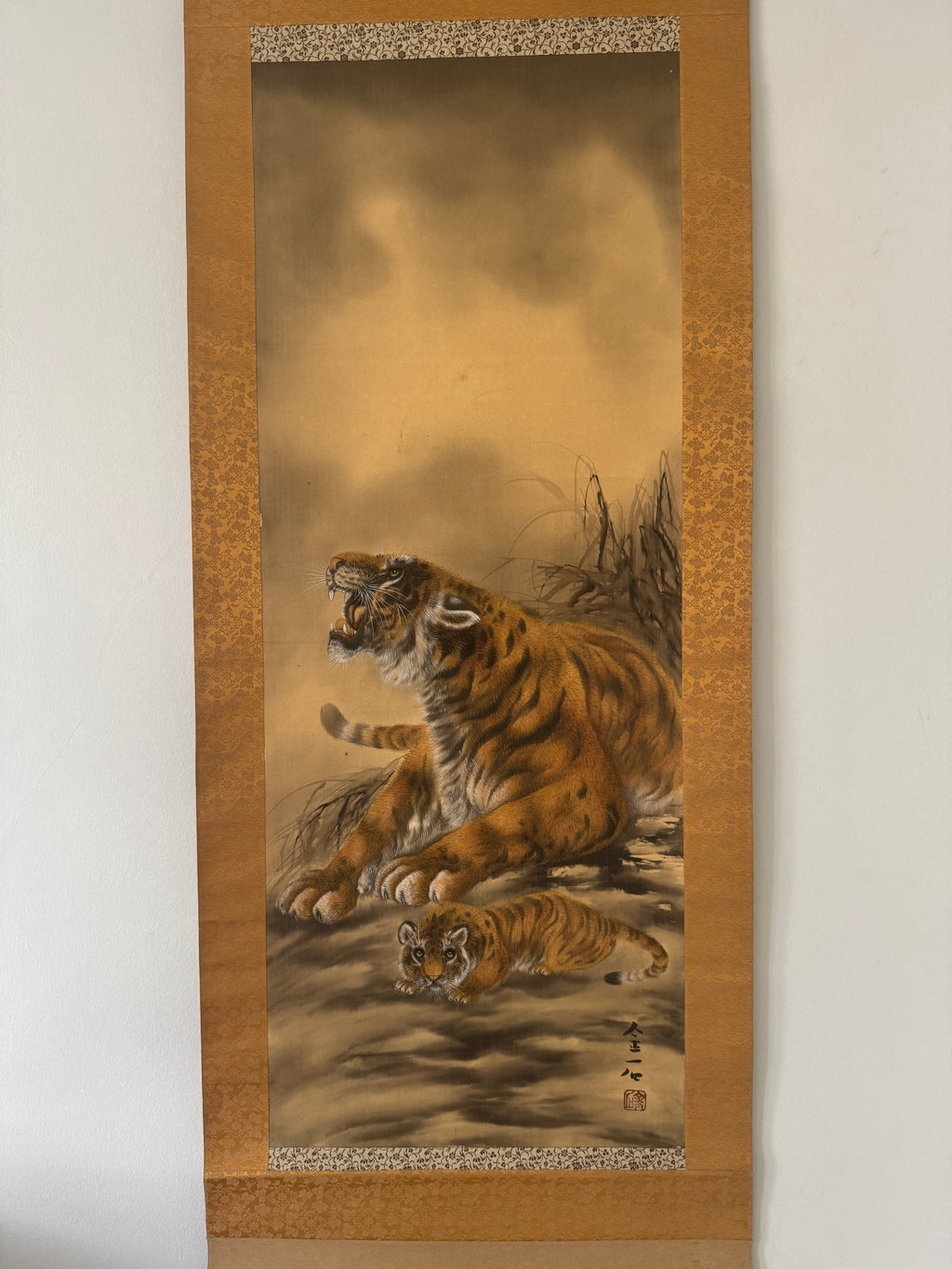 Japanese Tiger Kakemono Print – Symbolic Mother and Child Hanging Scroll Art