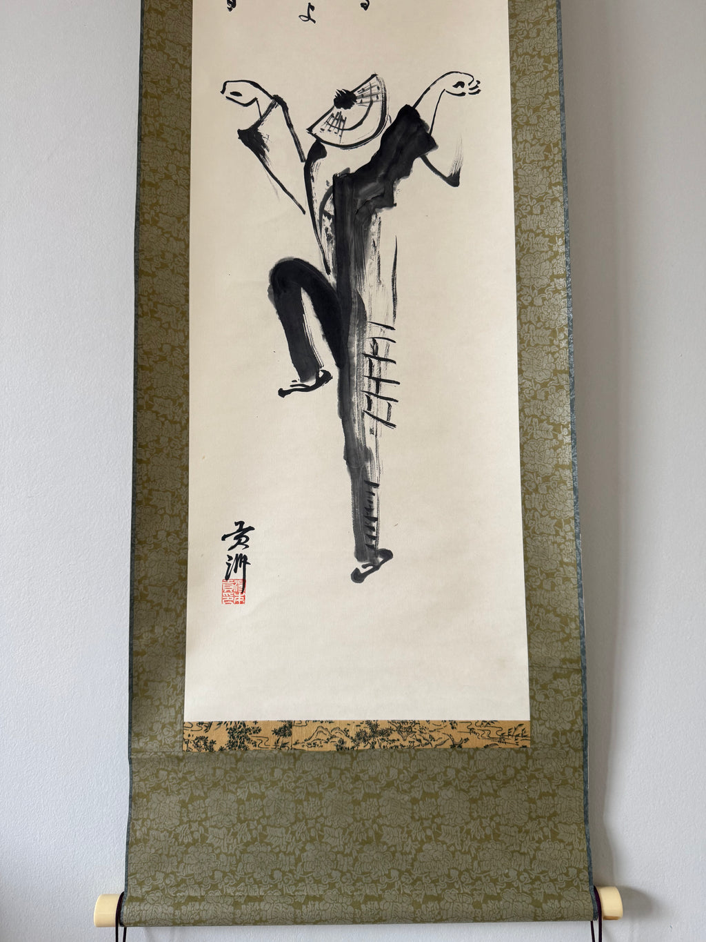 Japanese Zen Calligraphy Kakemono – Expressive Sumi-e Dancing Figure Hanging Scroll