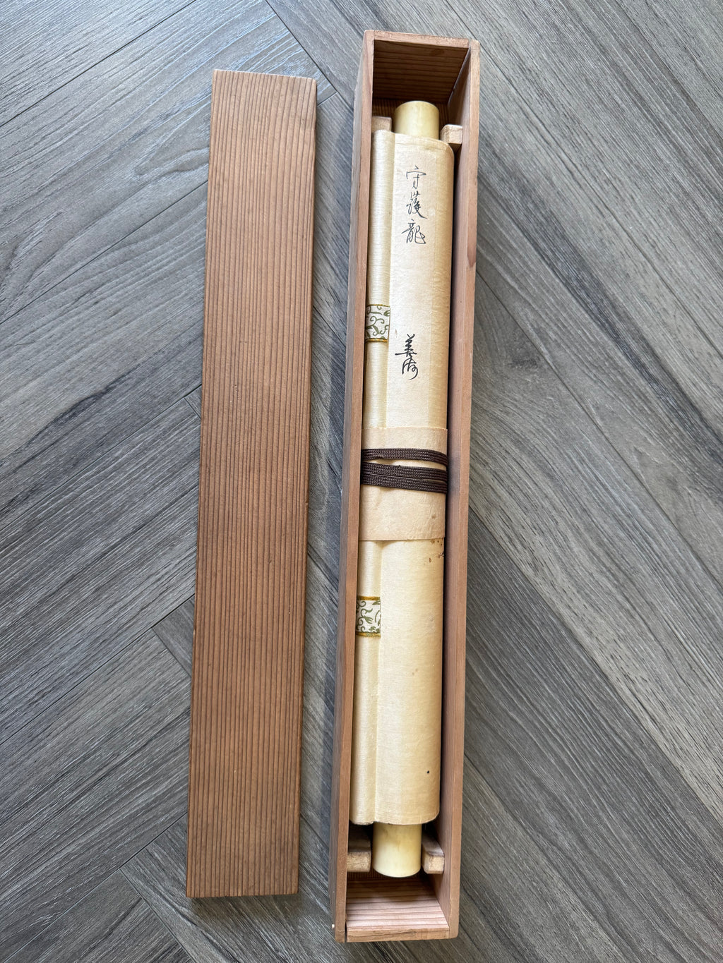 Japanese Dragon Kakemono Scroll – Symbol of Power & Wisdom