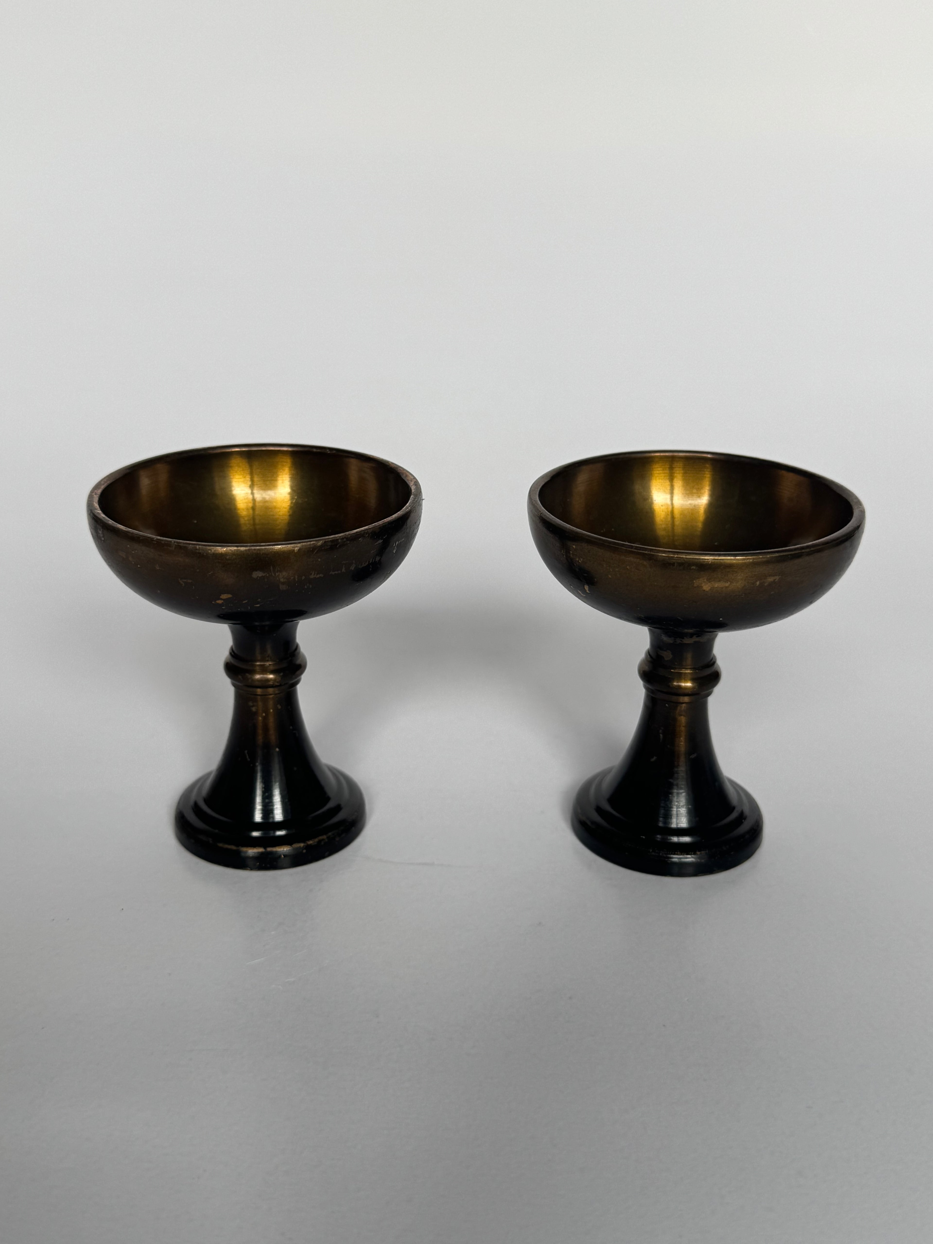 Japanese Bronze Buddhist Offering Bowls – Vintage Dark-Patina Ritual Pair for Altar