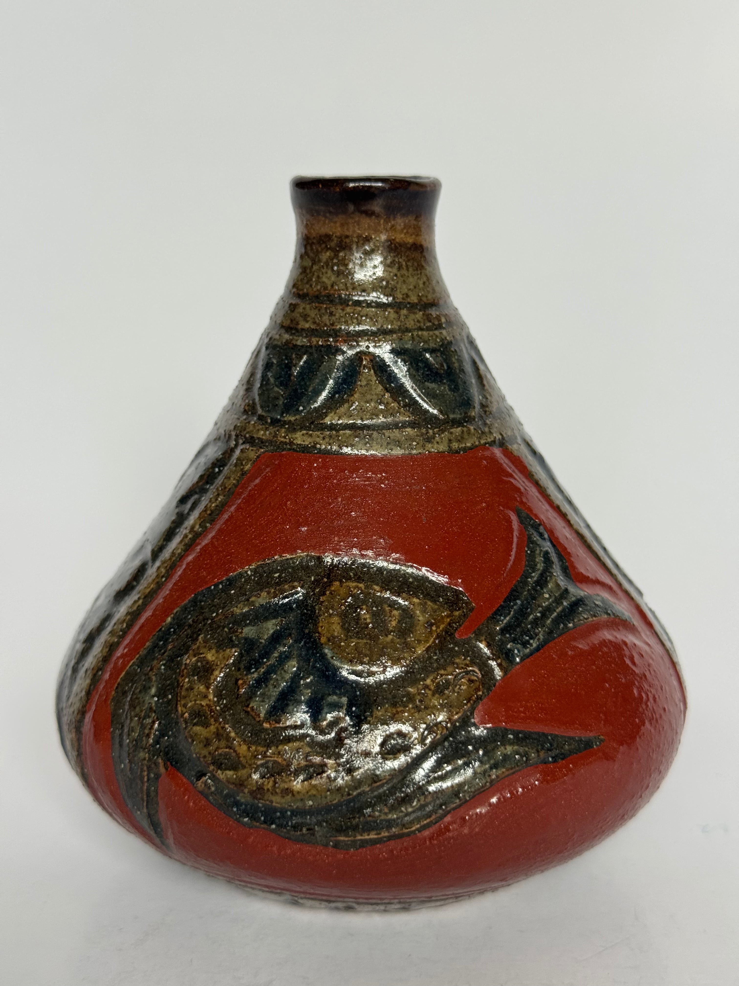 Japanese Tsuboya Pottery Fish Motif Vase – Handcrafted Okinawan Folk Ceramic Decor