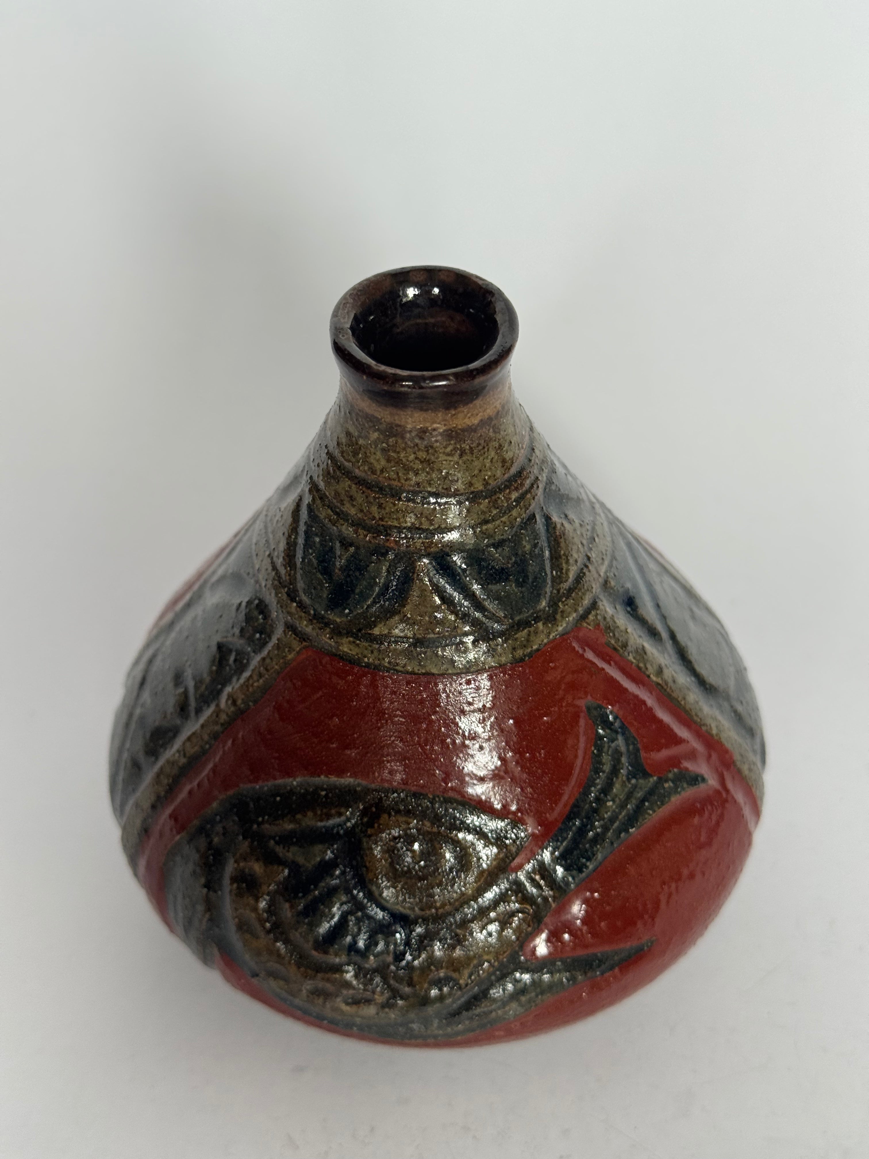 Japanese Tsuboya Pottery Fish Motif Vase – Handcrafted Okinawan Folk Ceramic Decor