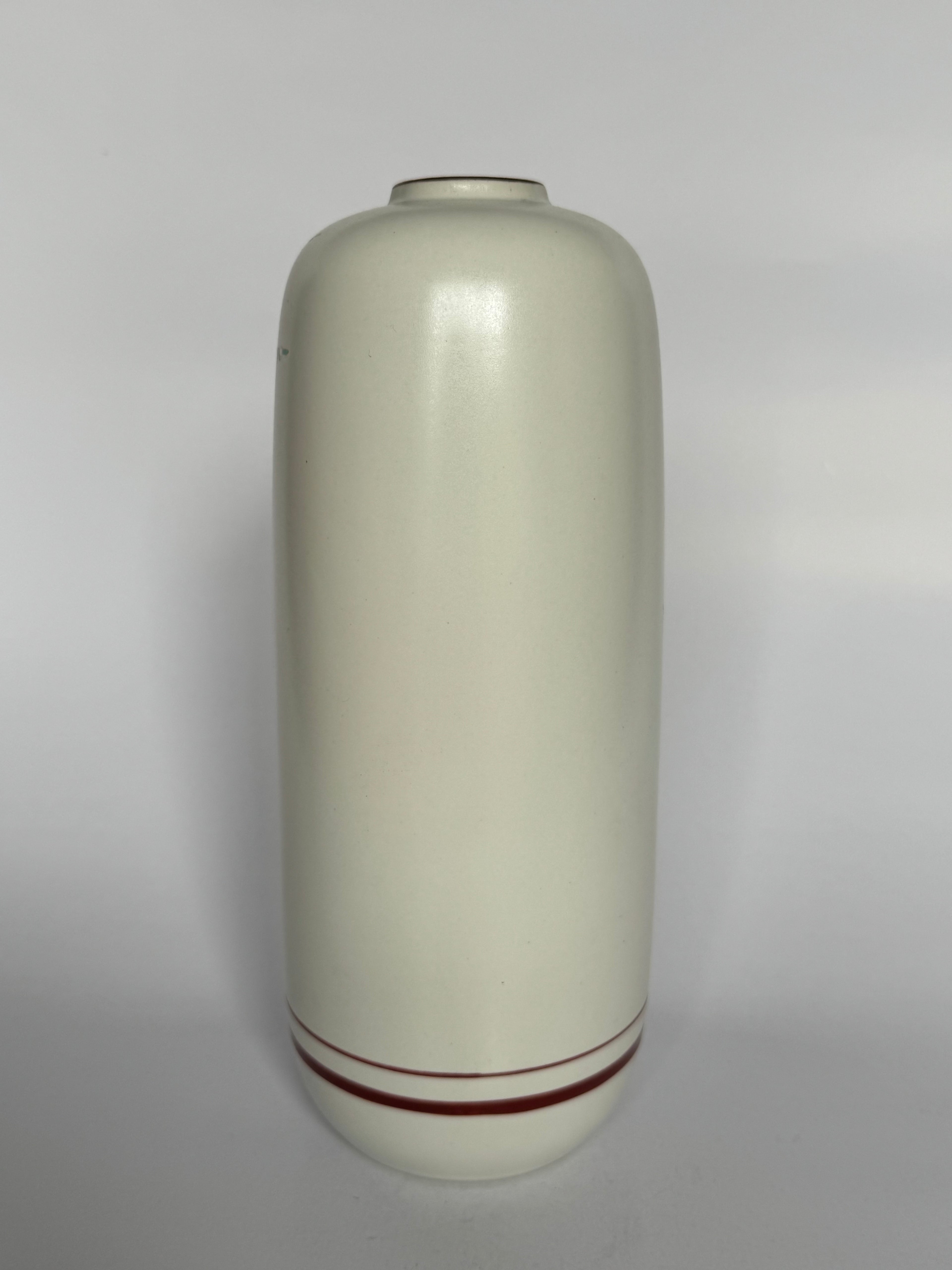 Japanese Kutani Ware Plum Blossom Vase – Hand-Painted Floral Ceramic – Spring Ume Design