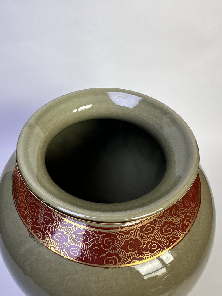 Vintage Japanese Kutani Style Vase, Aka-e Kinrande Samurai Scene, Red Gold Enamel, Zen Tea Ceremony Verse
