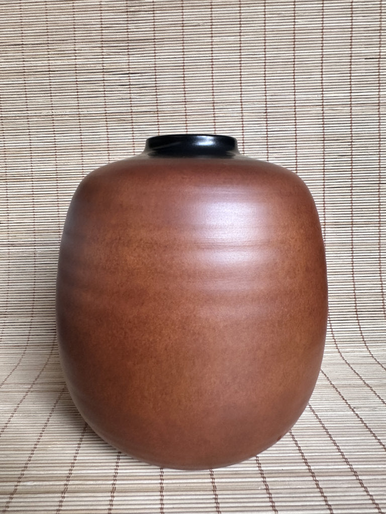 Vintage Kutani Vase, Japanese Crane and Pine Design, Gold Accent Ceramic