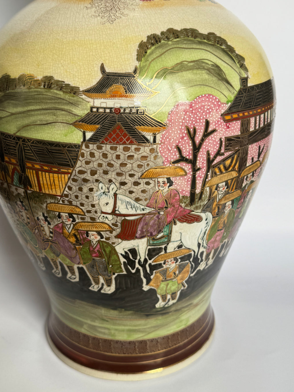 Large Antique Japanese Satsuma Vase – Daimyo Procession Scene – Meiji Period Hand Painted Gold Crackle