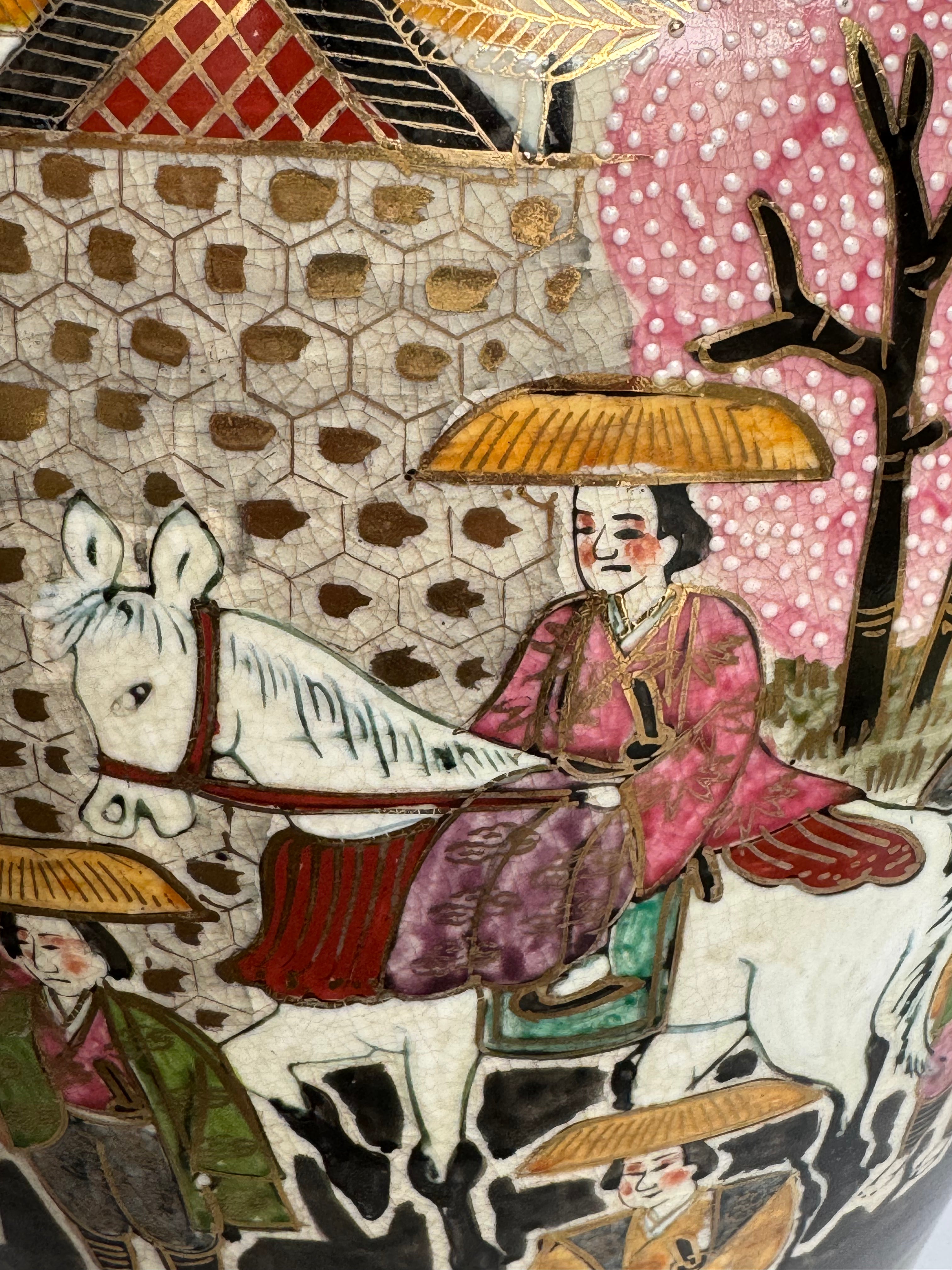 Large Antique Japanese Satsuma Vase – Daimyo Procession Scene – Meiji Period Hand Painted Gold Crackle