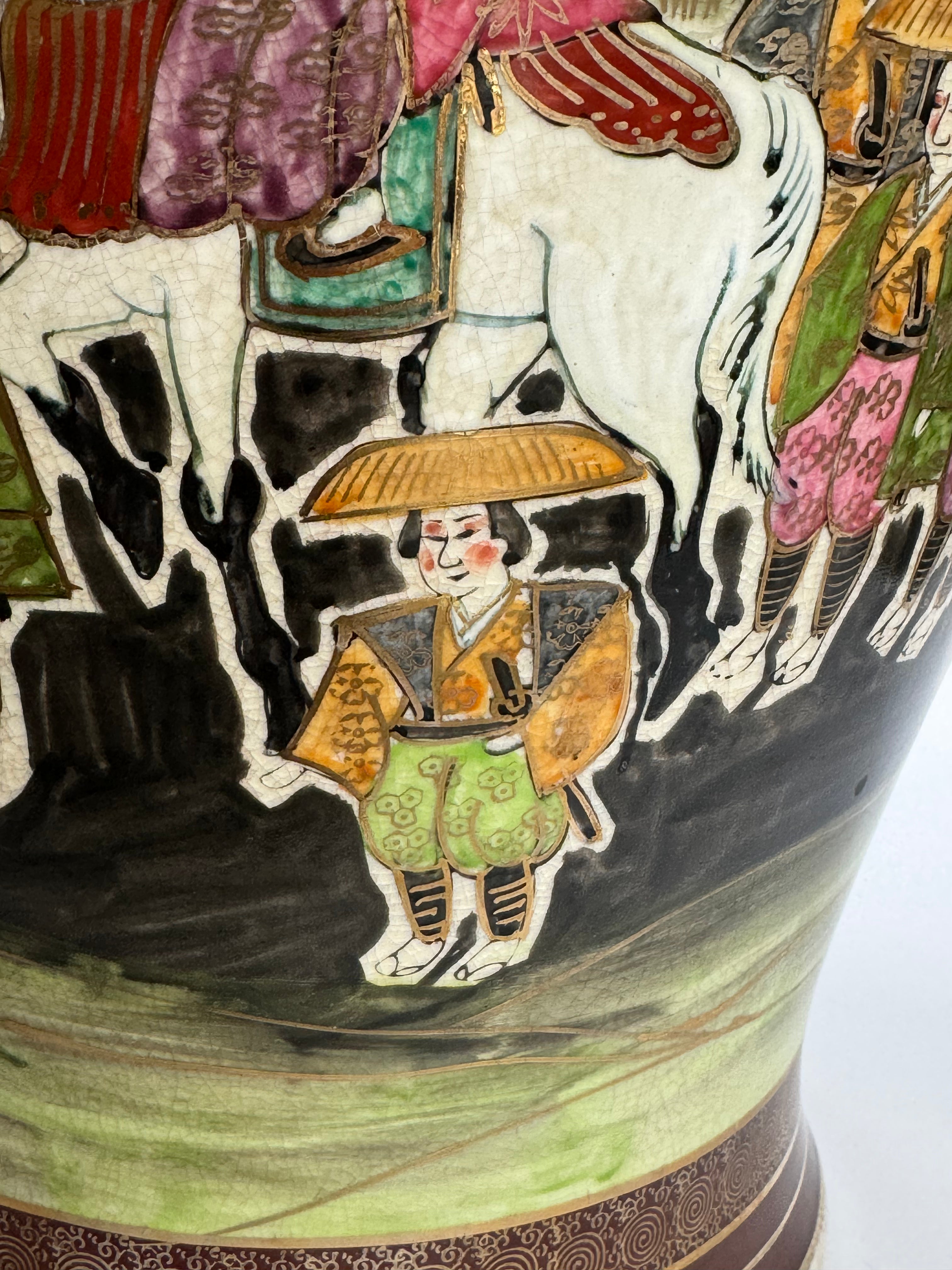 Large Antique Japanese Satsuma Vase – Daimyo Procession Scene – Meiji Period Hand Painted Gold Crackle