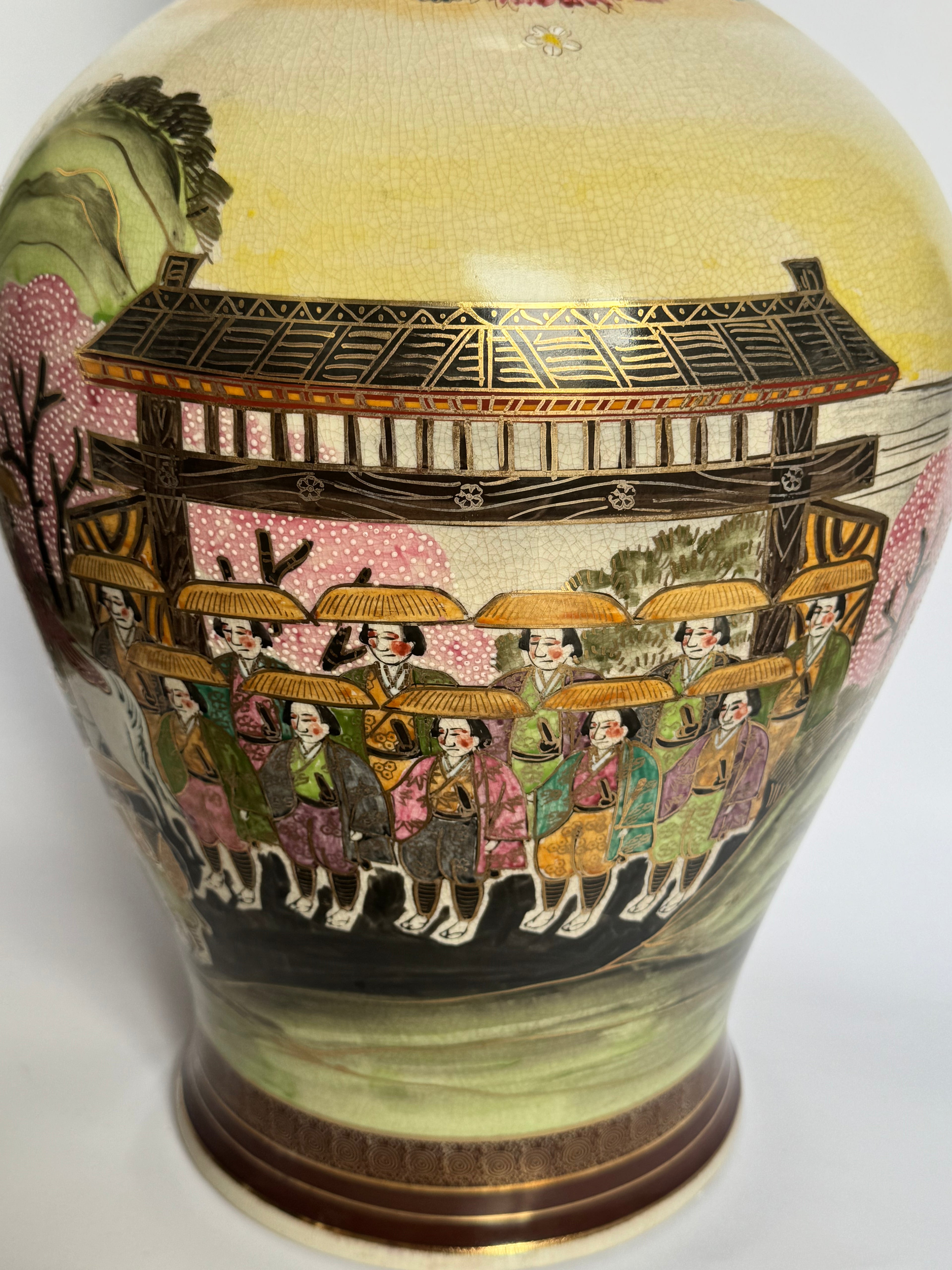 Large Antique Japanese Satsuma Vase – Daimyo Procession Scene – Meiji Period Hand Painted Gold Crackle