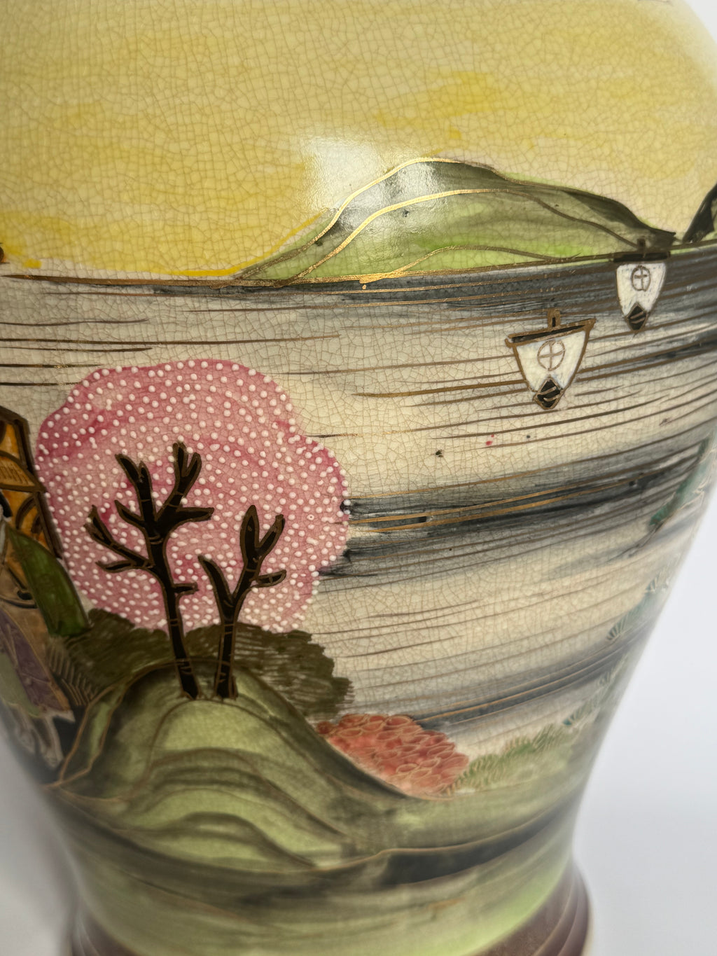 Large Antique Japanese Satsuma Vase – Daimyo Procession Scene – Meiji Period Hand Painted Gold Crackle