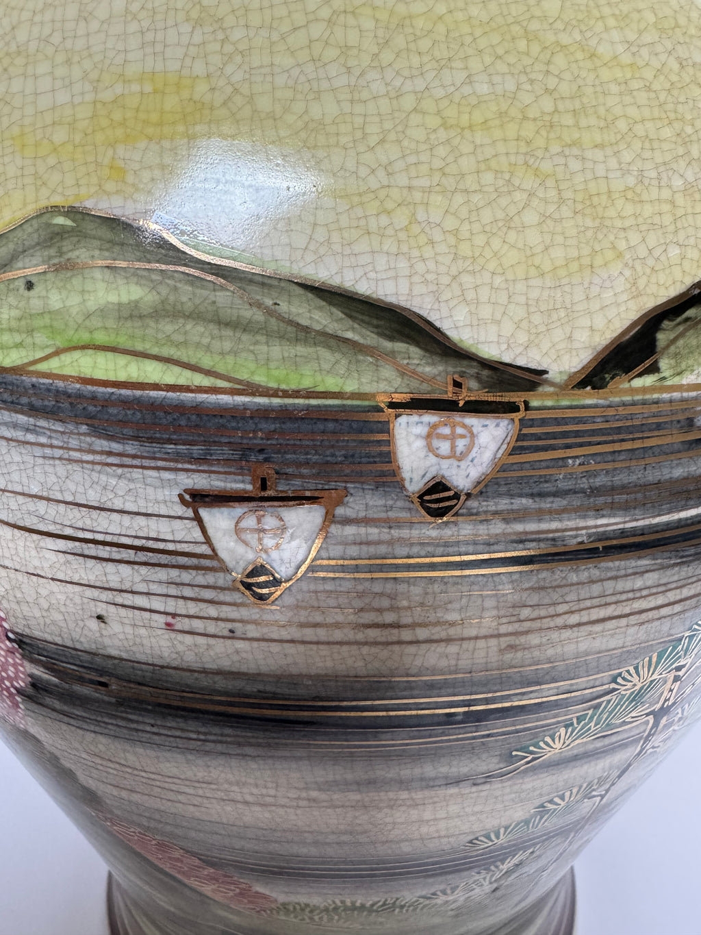 Large Antique Japanese Satsuma Vase – Daimyo Procession Scene – Meiji Period Hand Painted Gold Crackle