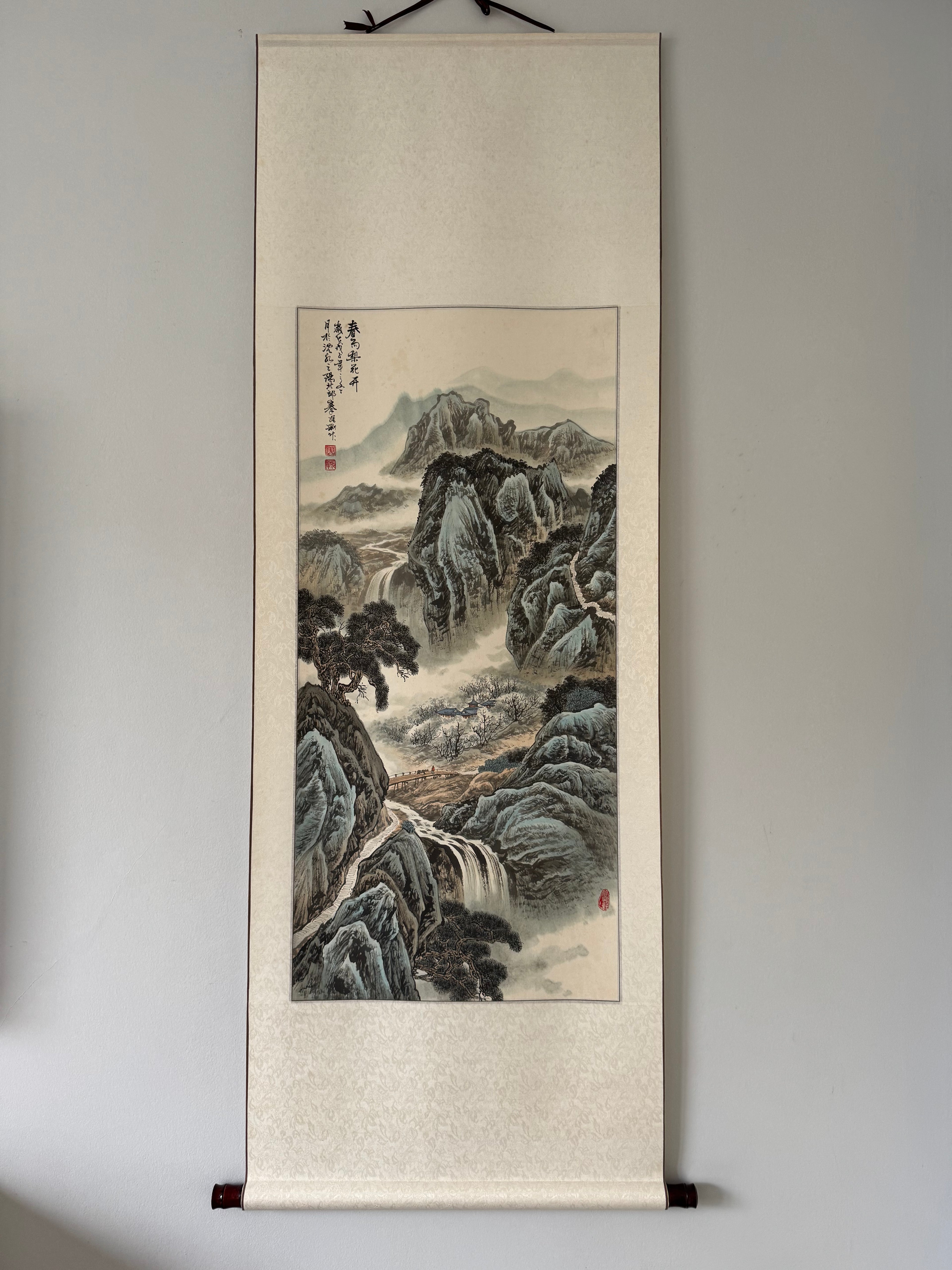 Japanese Mountain Landscape Hanging Scroll – Spring Nihonga Literati Painting by Kiyoo Sekimoto, Modern Kakemono on White Silk Brocade