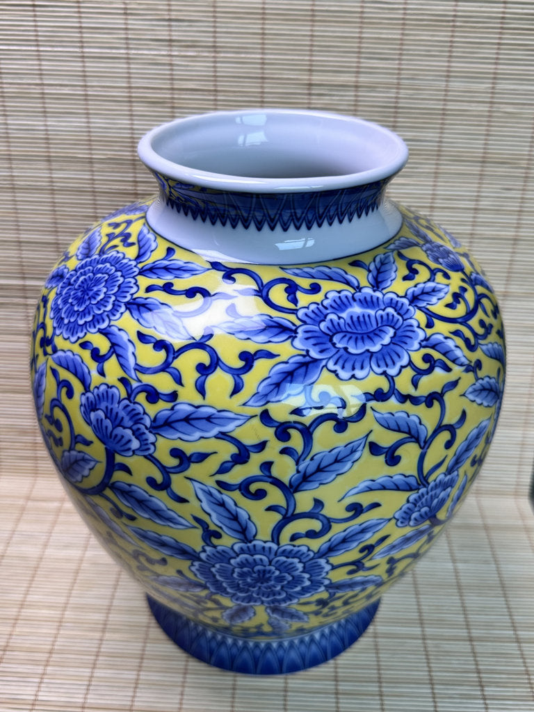 Vintage Ryuho Kiln Arita Vase, Yellow Ground Blue White Scrolling Peony