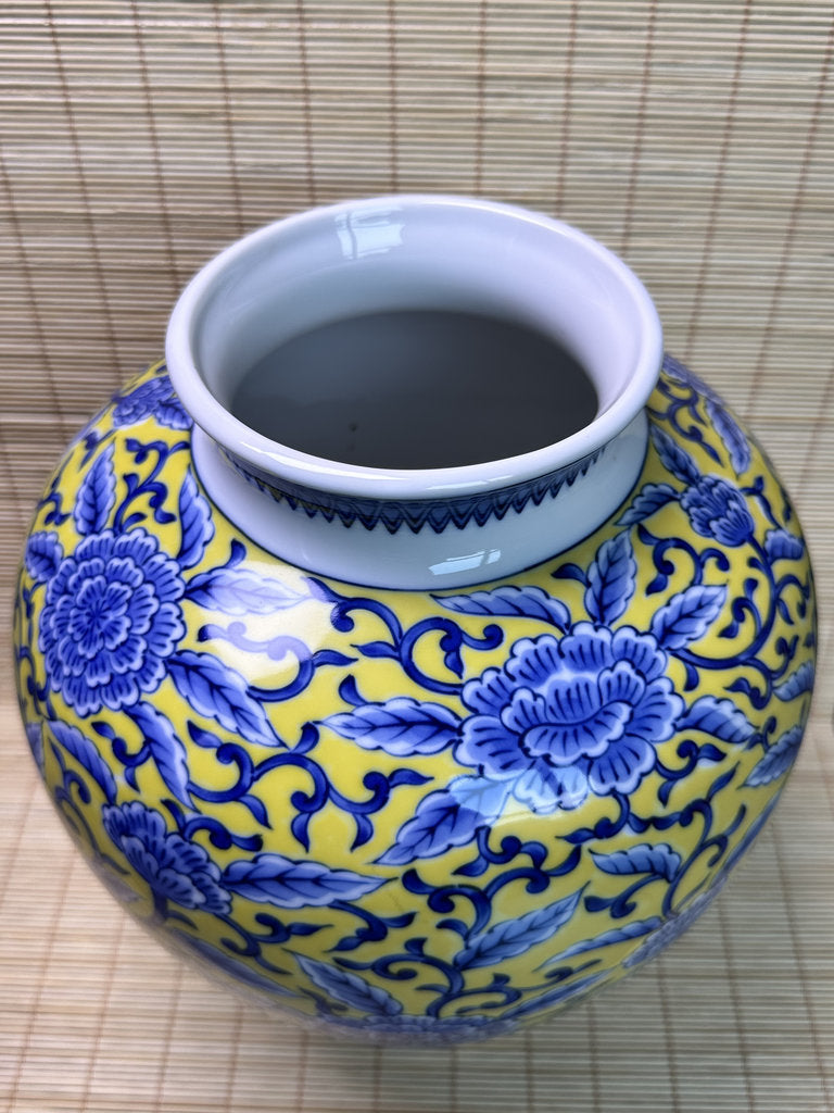 Vintage Ryuho Kiln Arita Vase, Yellow Ground Blue White Scrolling Peony