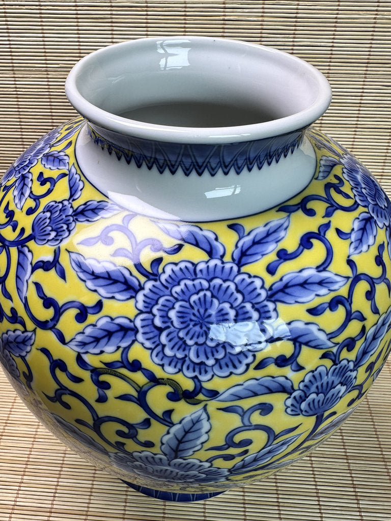 Vintage Ryuho Kiln Arita Vase, Yellow Ground Blue White Scrolling Peony