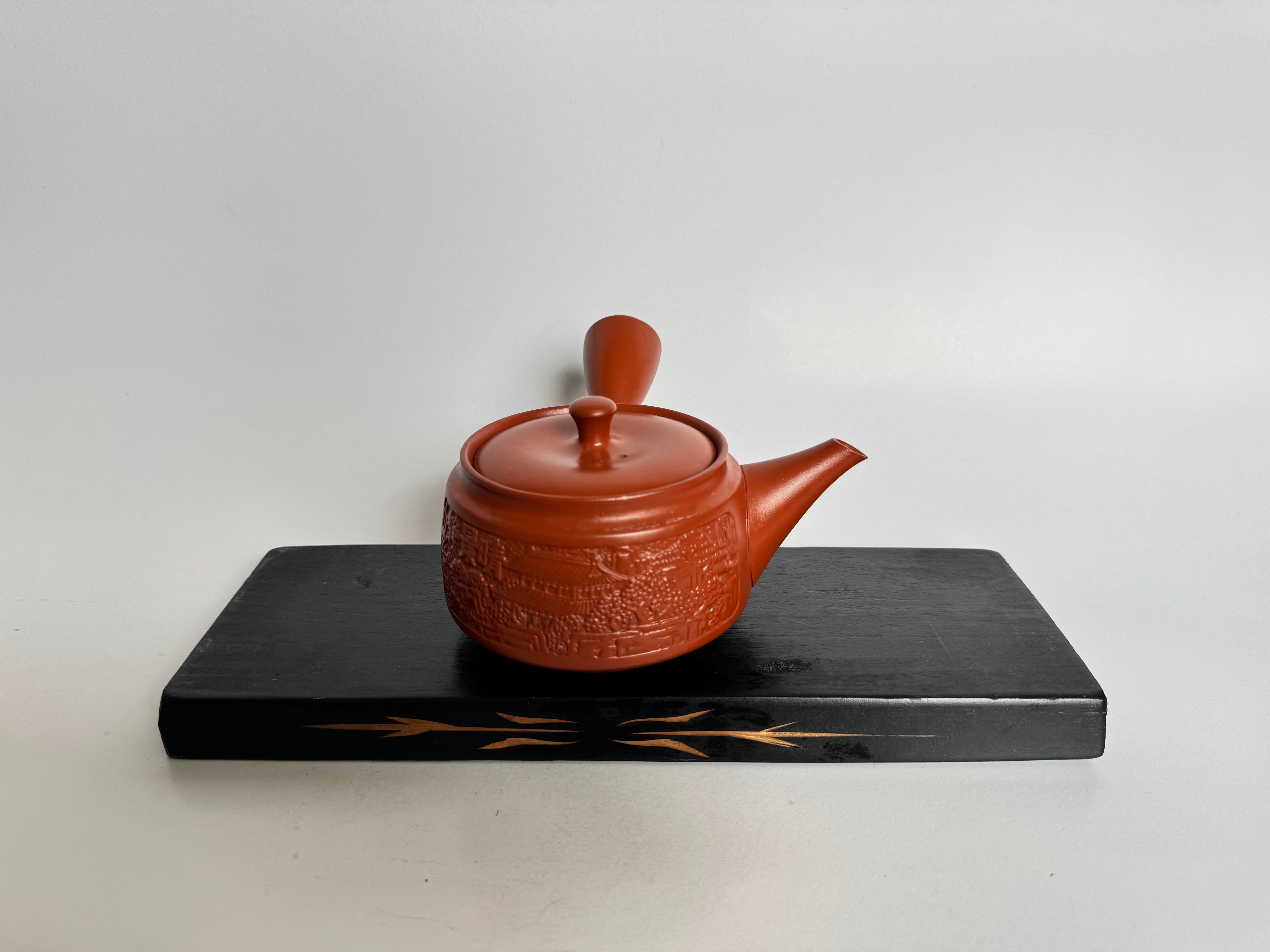 Vintage Tokoname Teapot with Carved Landscape Scene – Japanese Red Clay Kyusu
