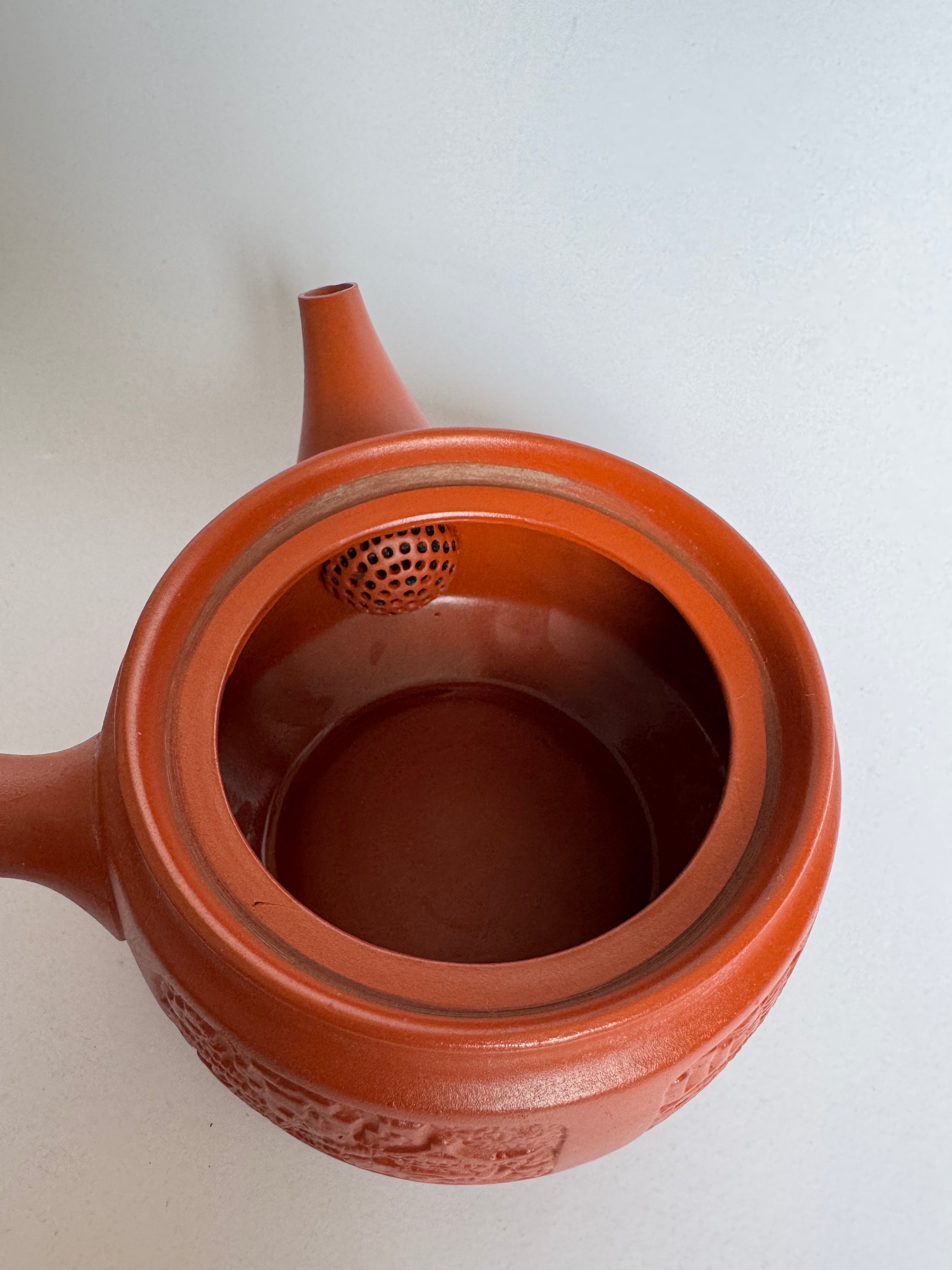 Vintage Tokoname Teapot with Carved Landscape Scene – Japanese Red Clay Kyusu