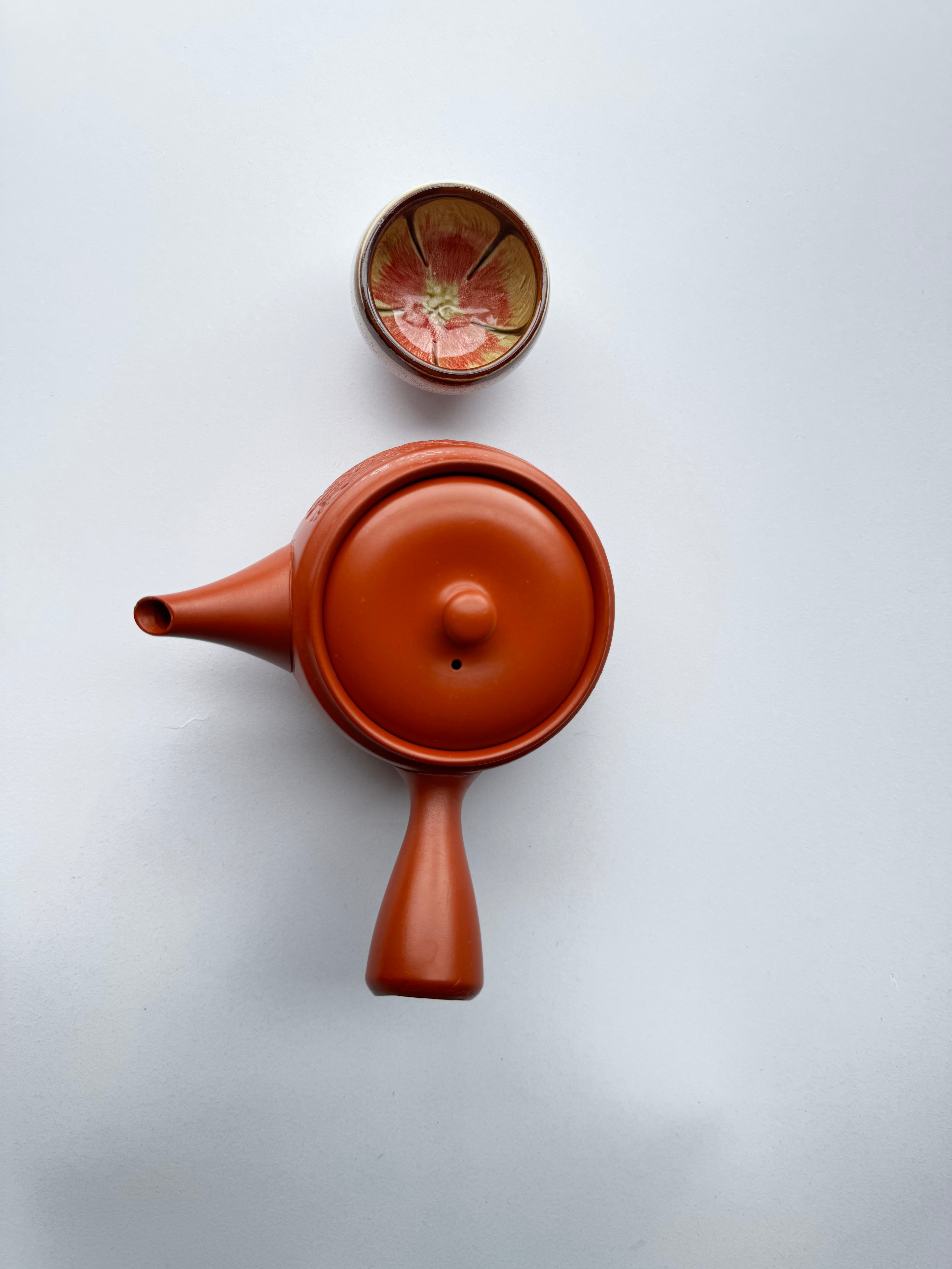 Vintage Tokoname Teapot with Carved Landscape Scene – Japanese Red Clay Kyusu