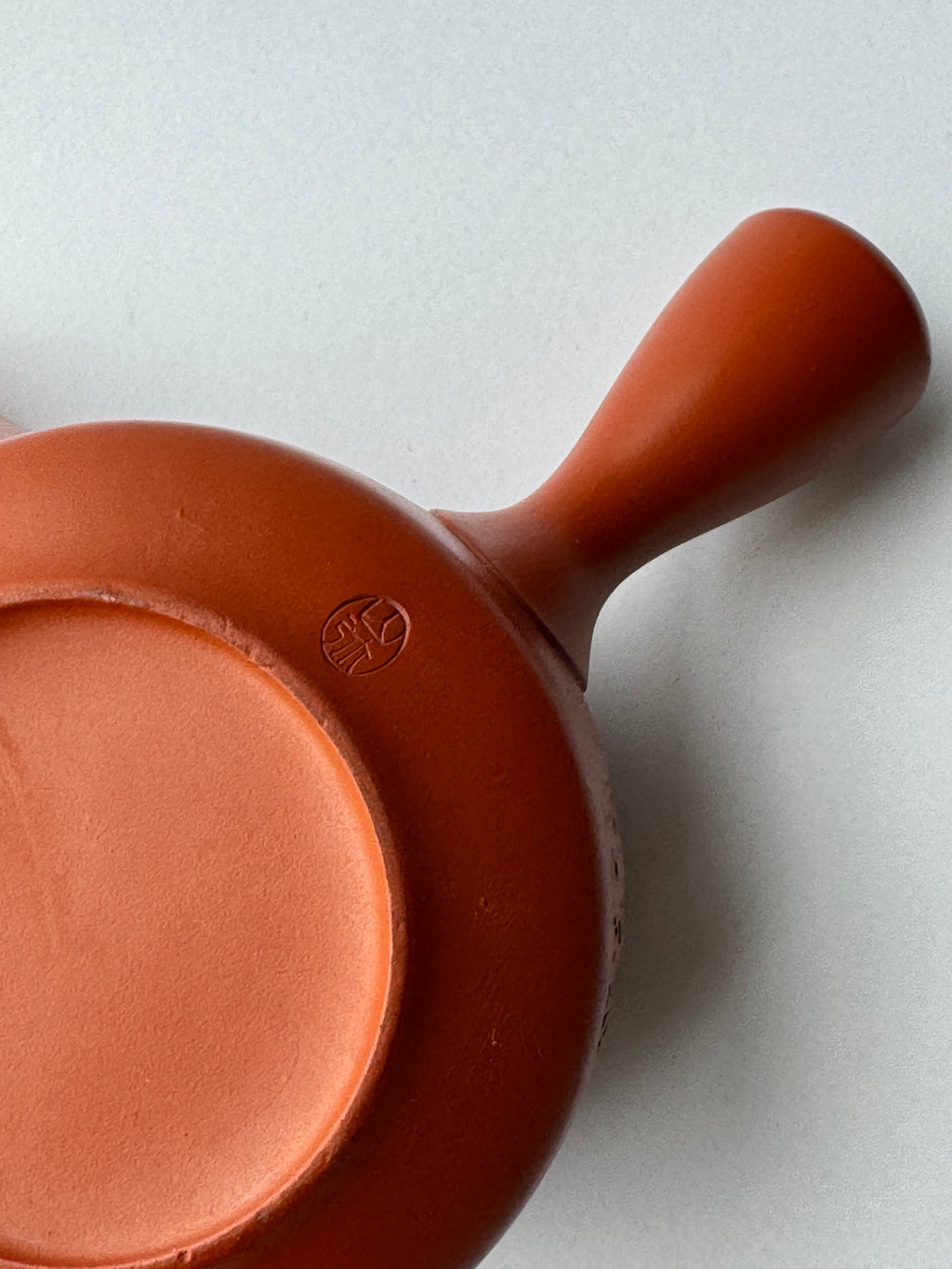 Vintage Tokoname Teapot with Carved Landscape Scene – Japanese Red Clay Kyusu