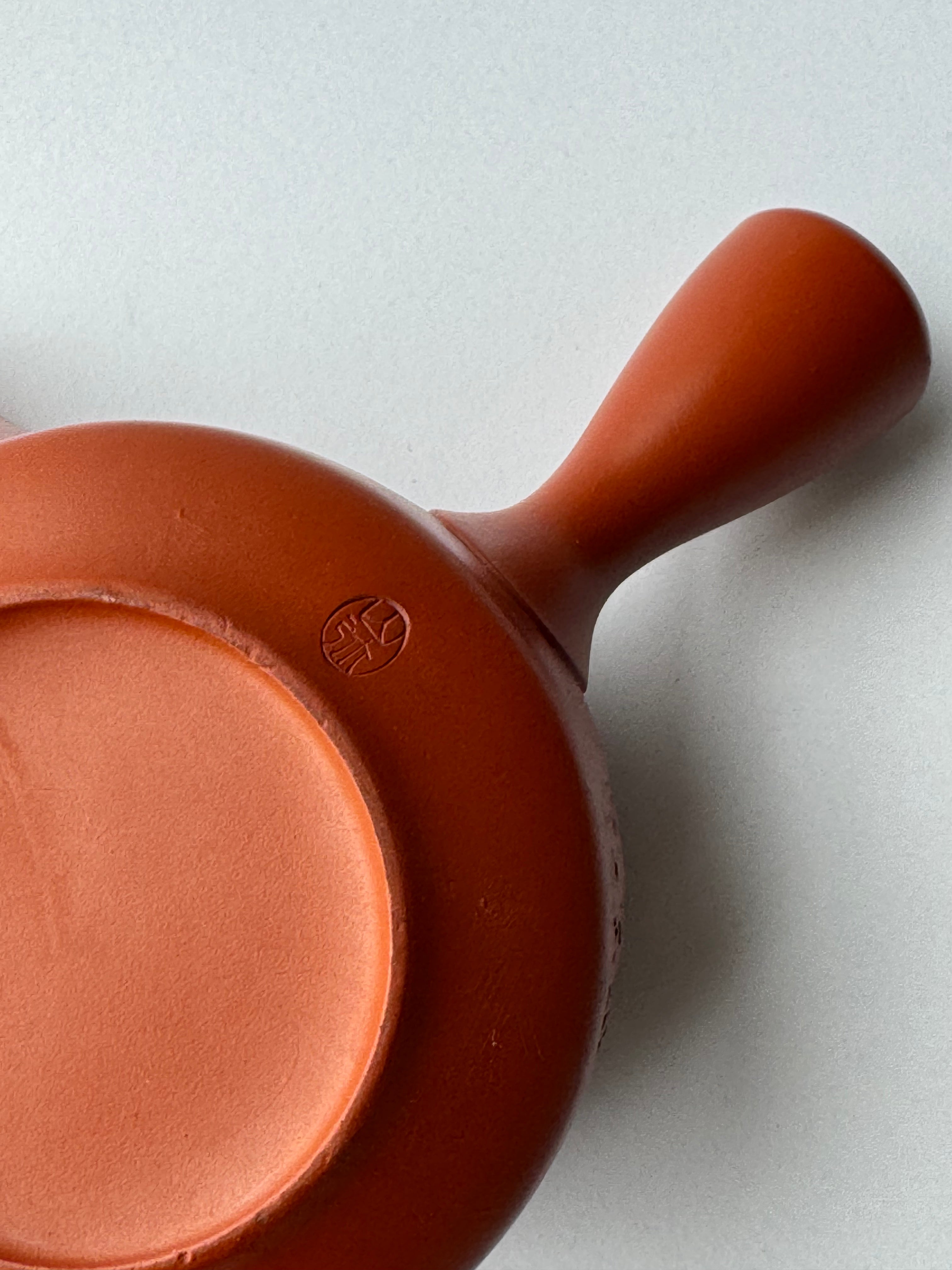 Vintage Tokoname Teapot with Carved Landscape Scene – Japanese Red Clay Kyusu