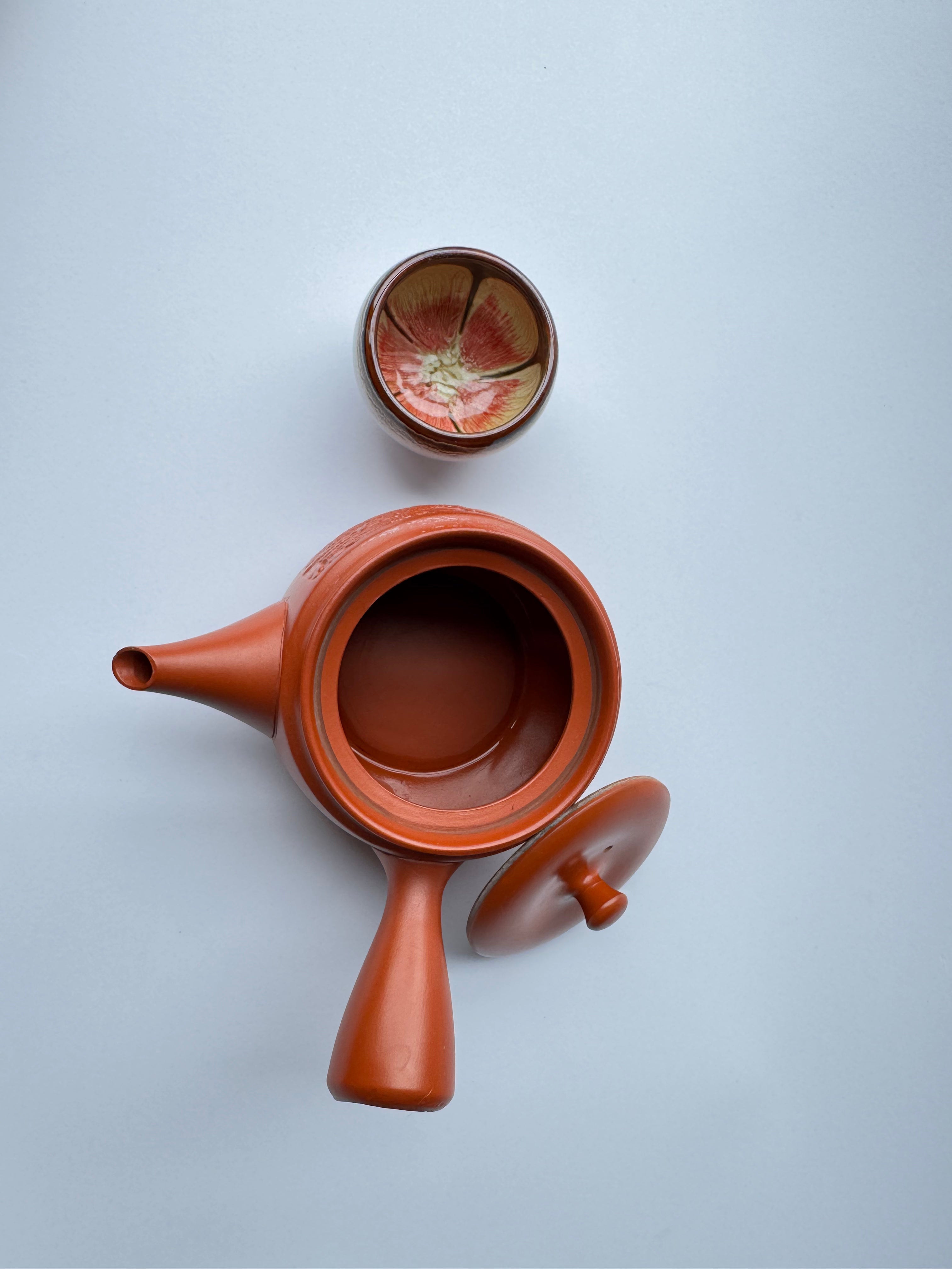 Vintage Tokoname Teapot with Carved Landscape Scene – Japanese Red Clay Kyusu