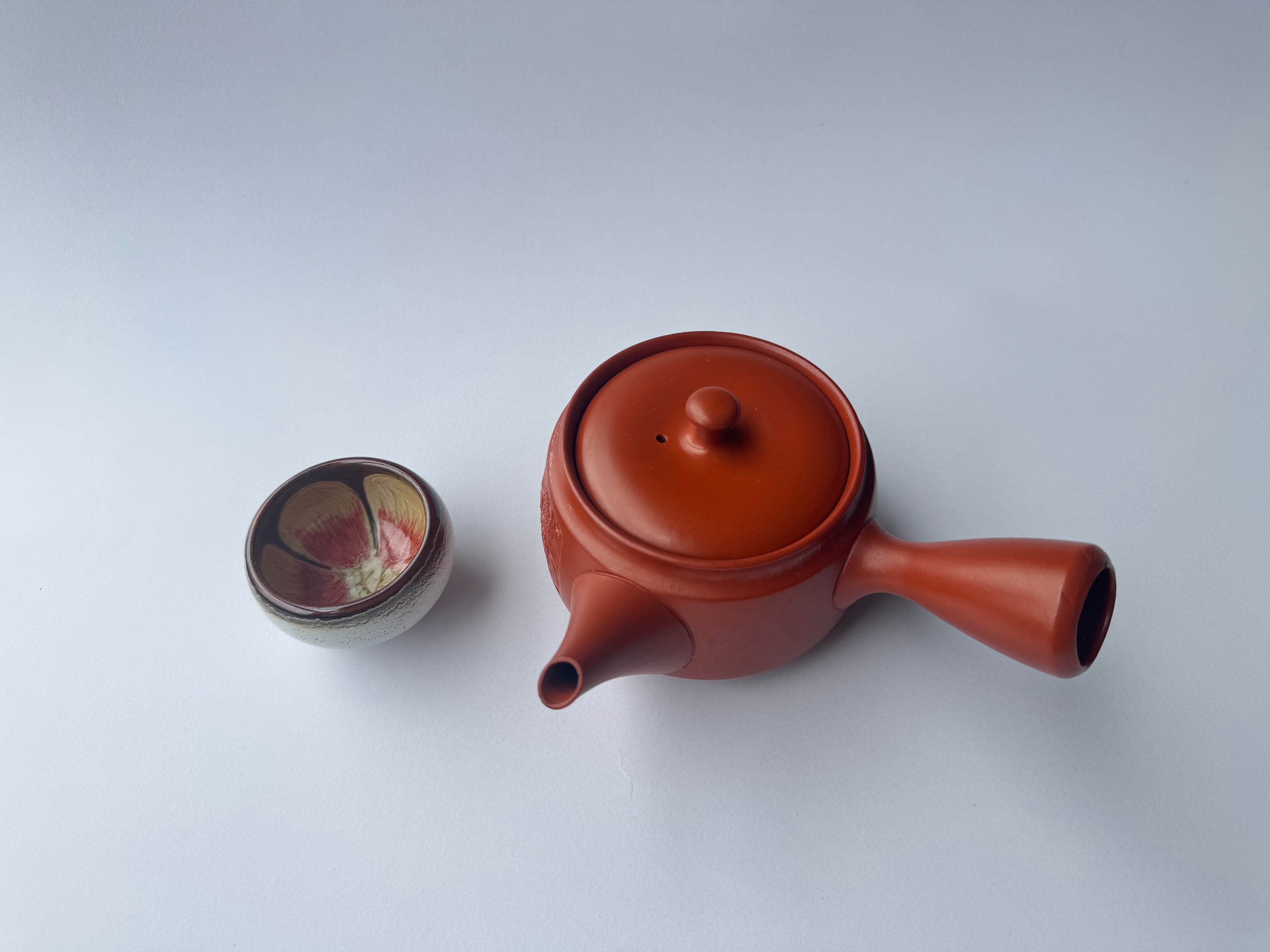 Vintage Tokoname Teapot with Carved Landscape Scene – Japanese Red Clay Kyusu