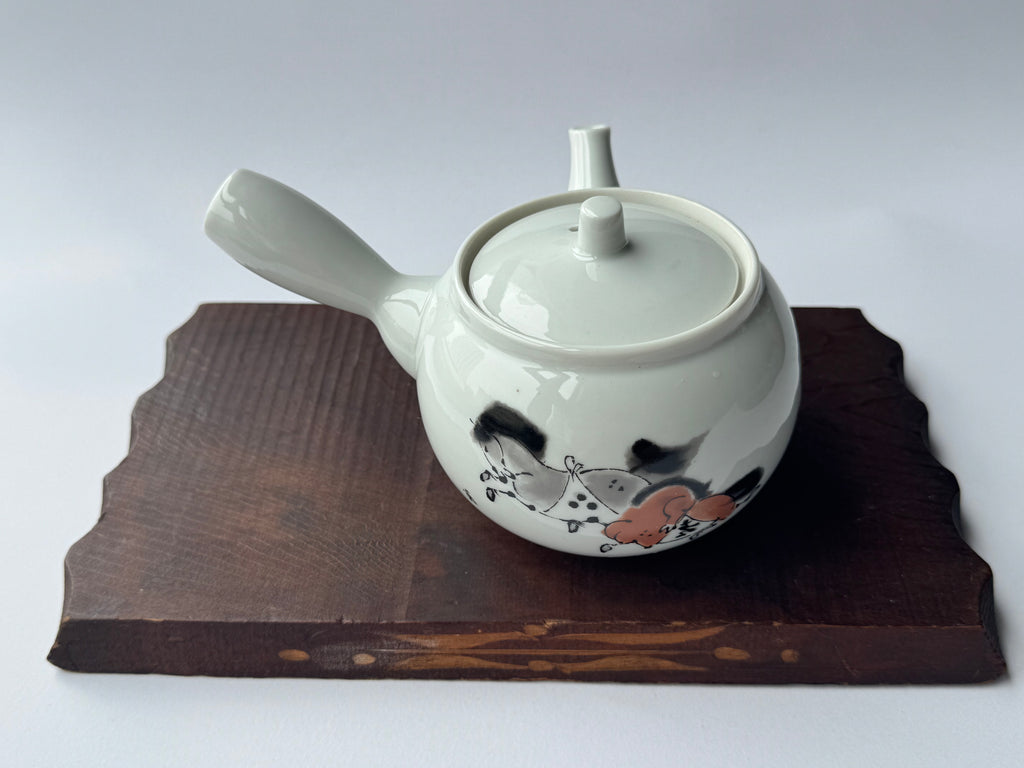 Hand-Painted Bone China Teapot with Horse Motif – Japanese Artisan Signed, White Glaze Kyusu