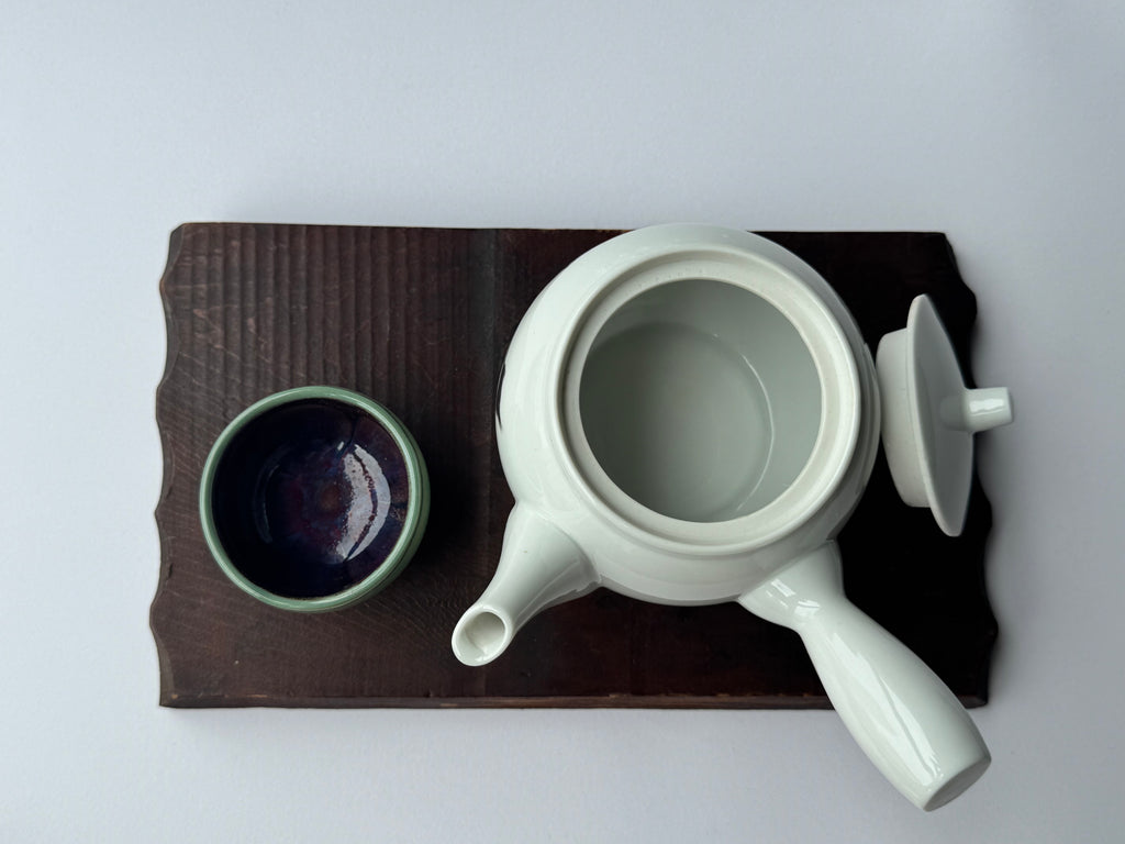 Hand-Painted Bone China Teapot with Horse Motif – Japanese Artisan Signed, White Glaze Kyusu