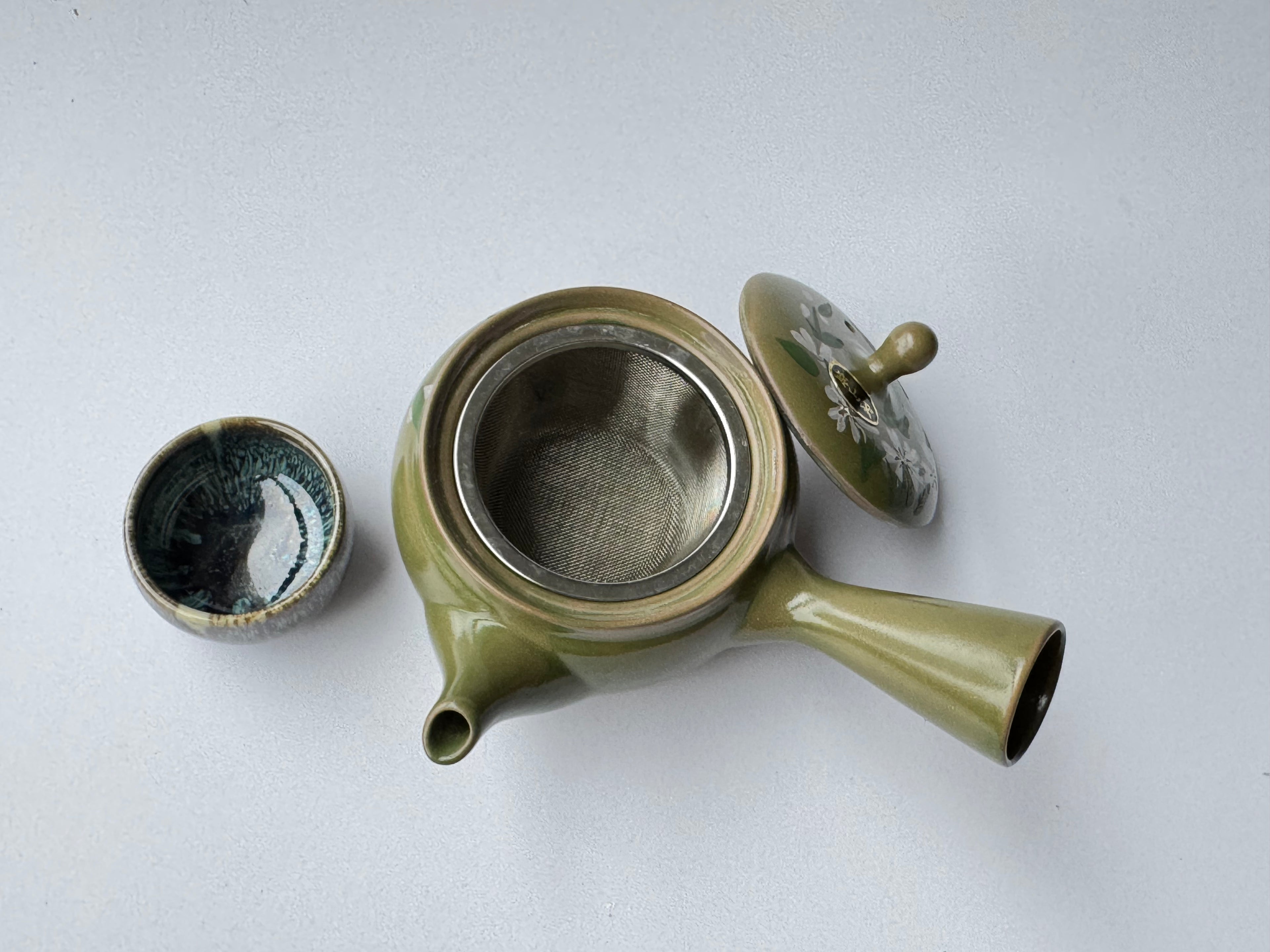 Vintage Japanese Kyusu Teapot – Hand-Painted Floral Motif, Moss Green Glaze, Metal Mesh Filter