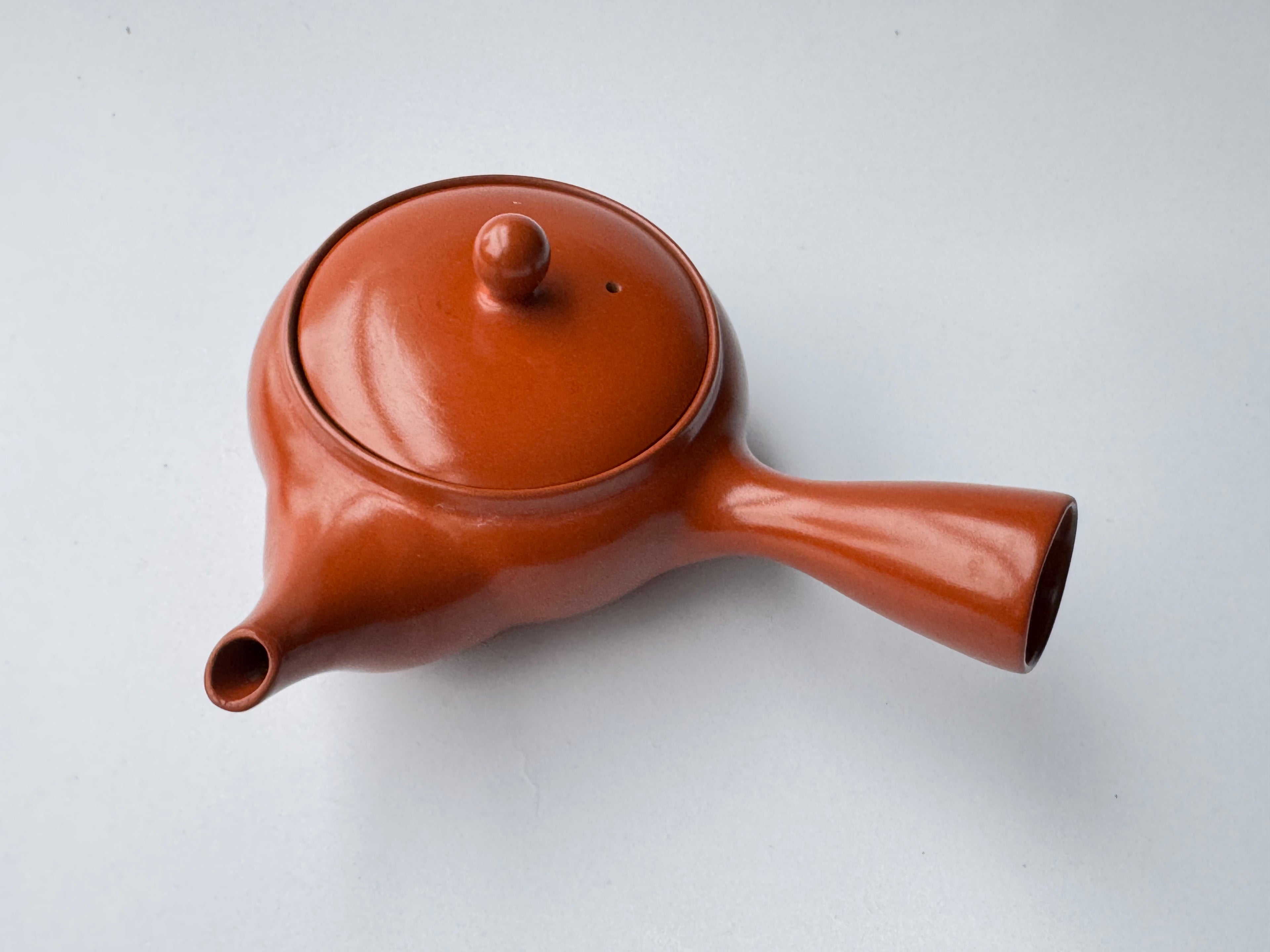 Vintage Tokoname Kyusu Teapot – Hand-Carved Bamboo Motif, Red Clay, Flat Shape